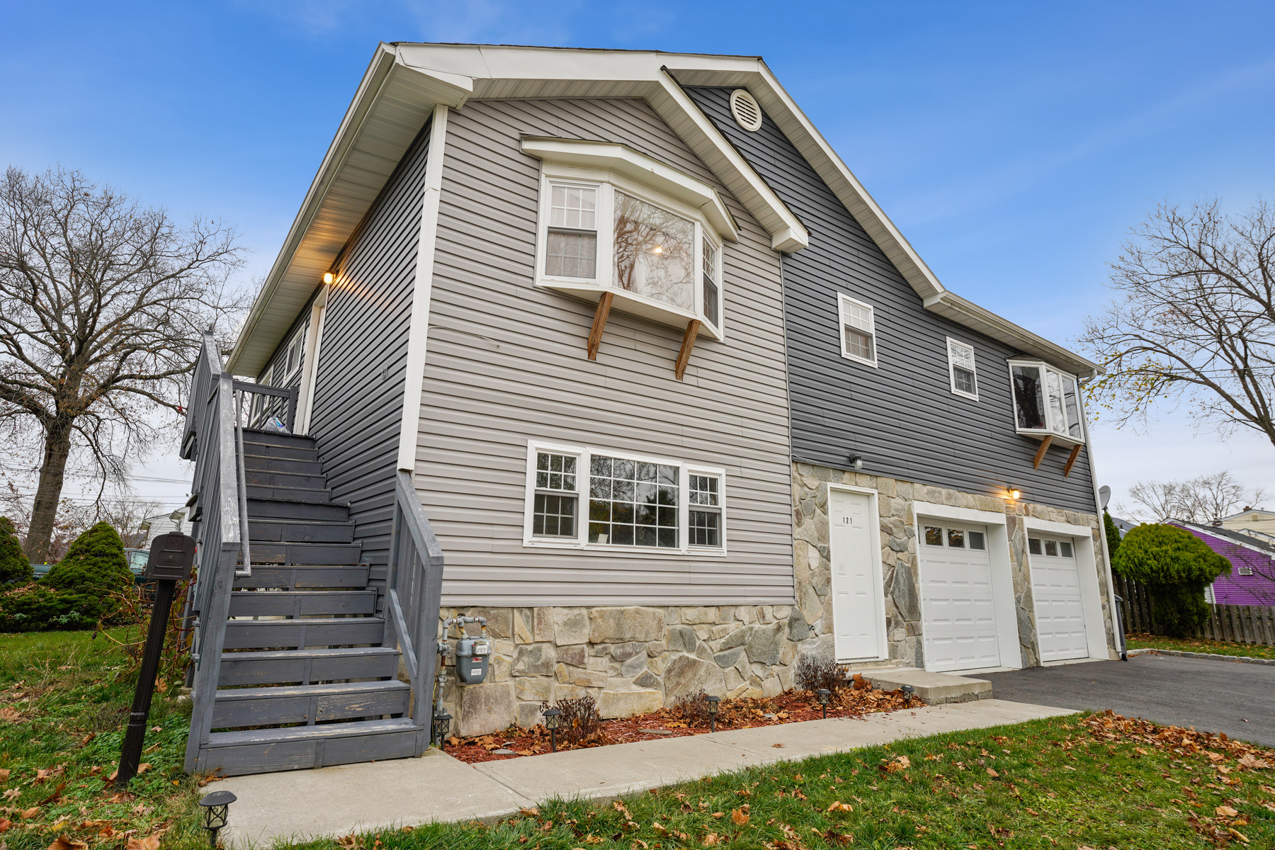 121 Dawes Highway