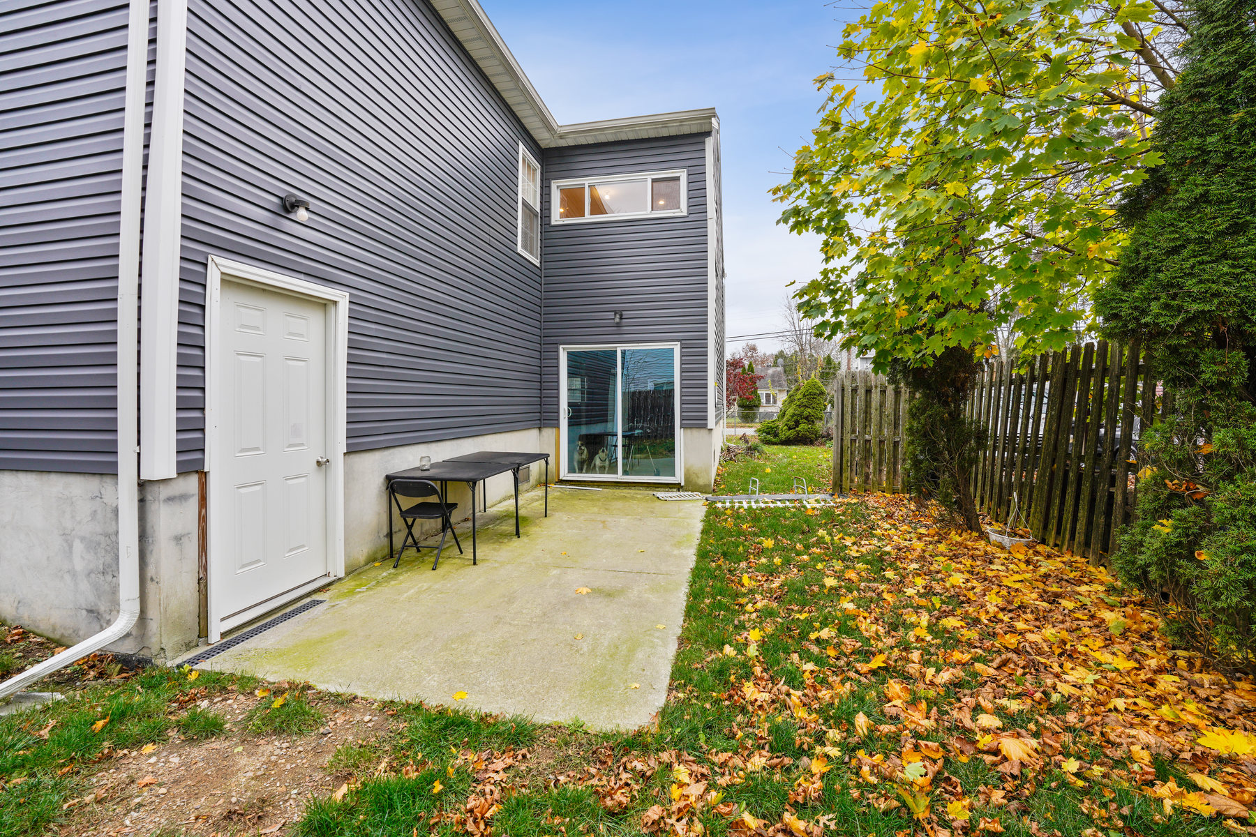 121 Dawes Highway