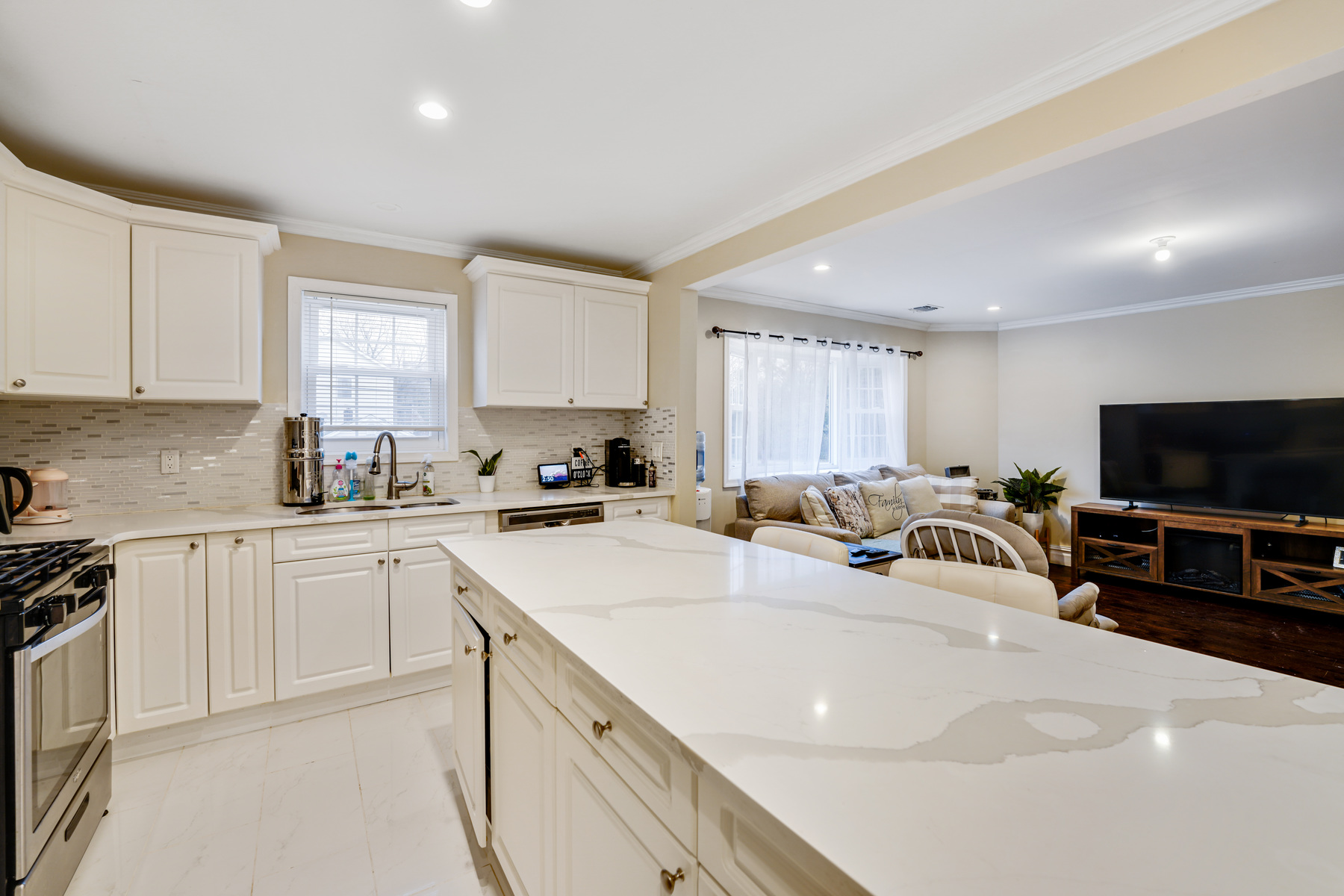121 Dawes Highway