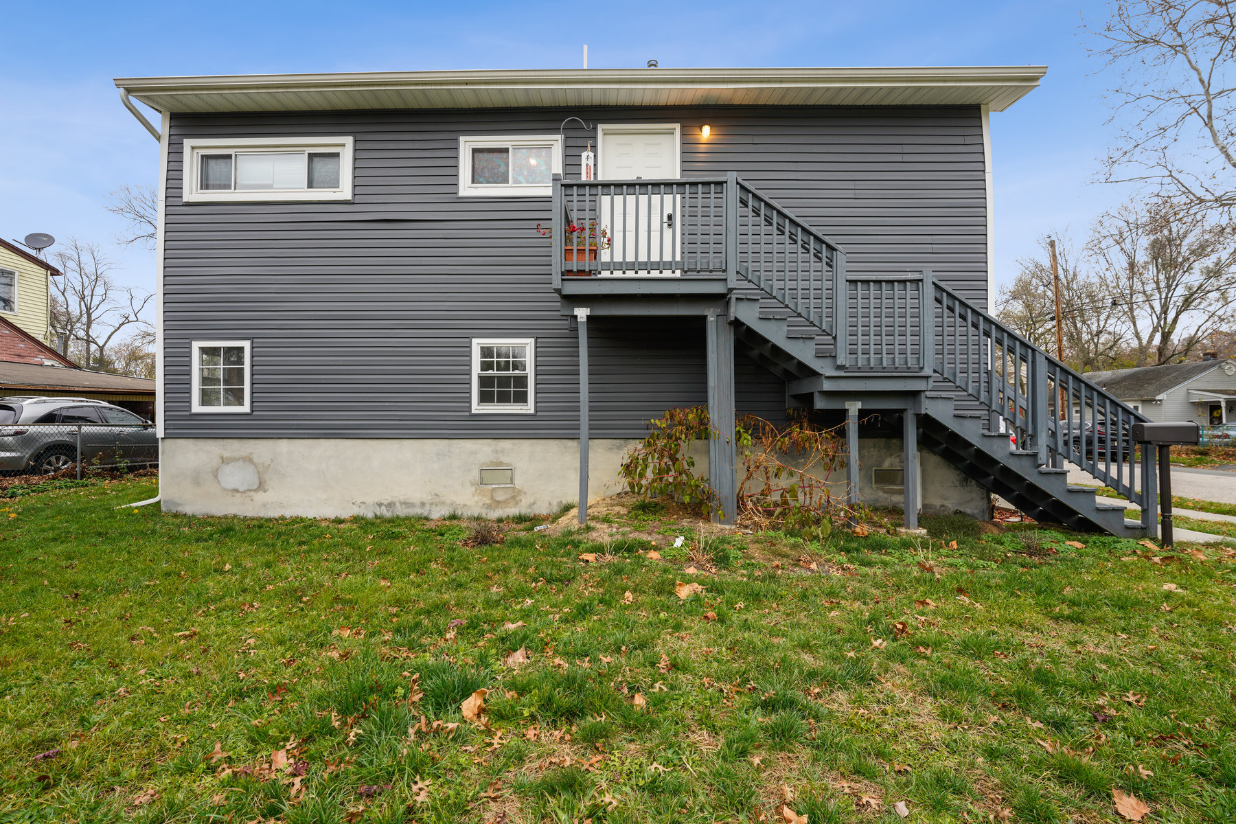 121 Dawes Highway
