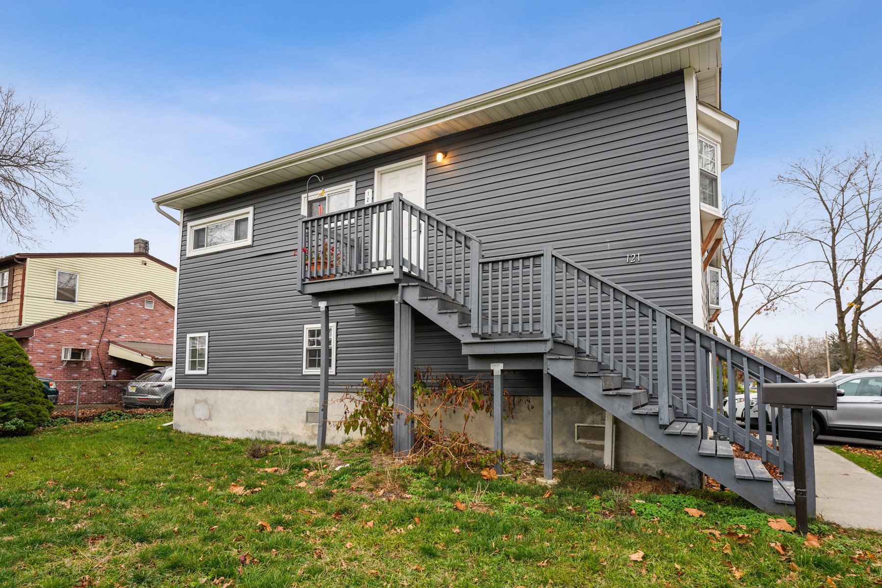 121 Dawes Highway