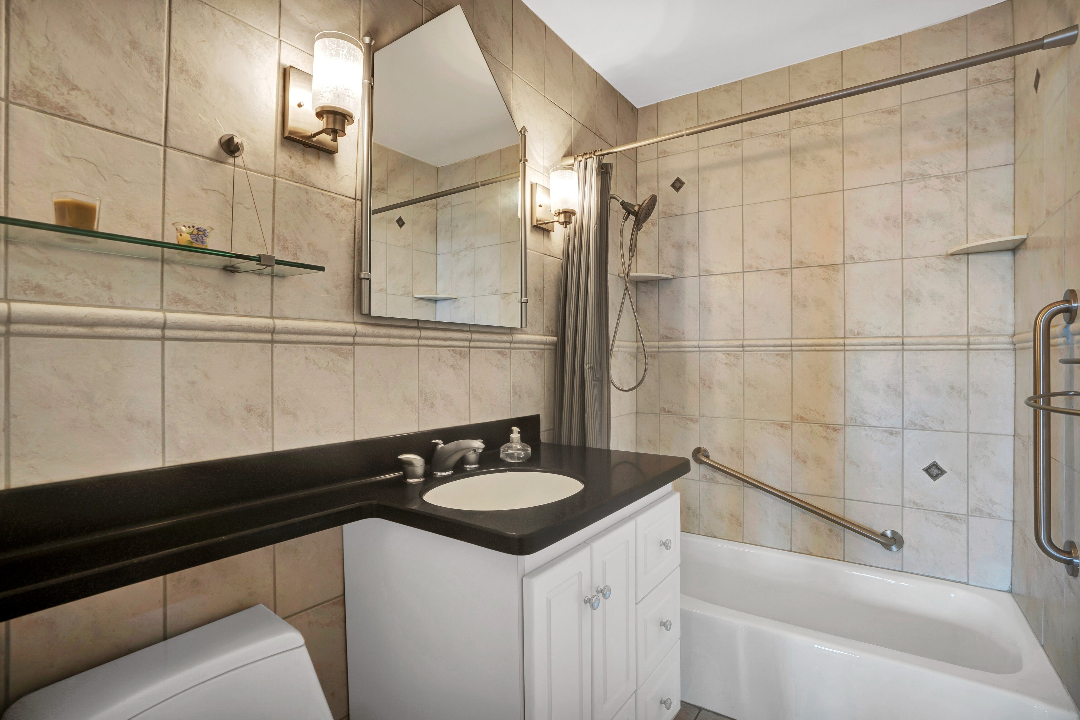 2000 Linwood Avenue, #10O