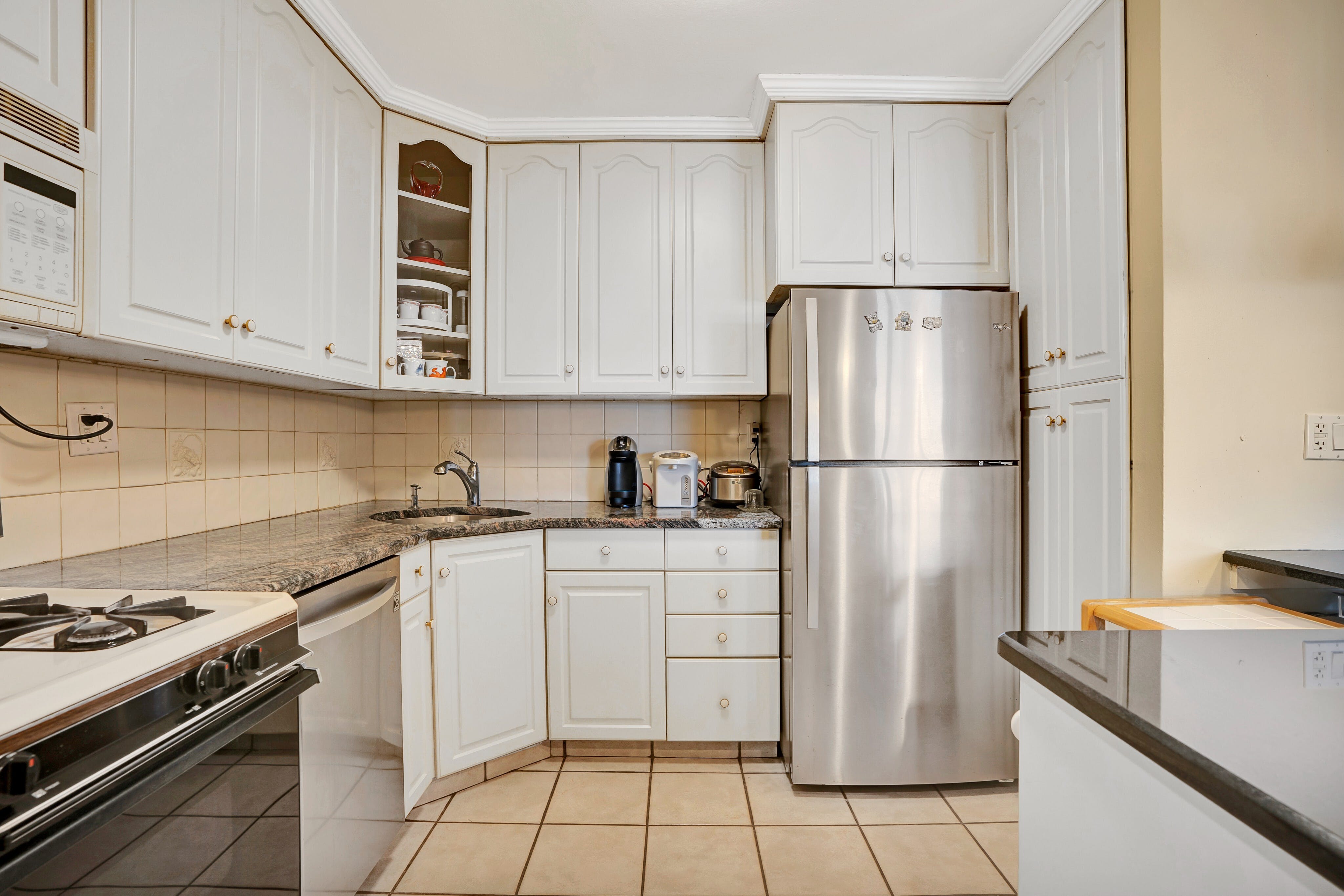 2000 Linwood Avenue, #10O