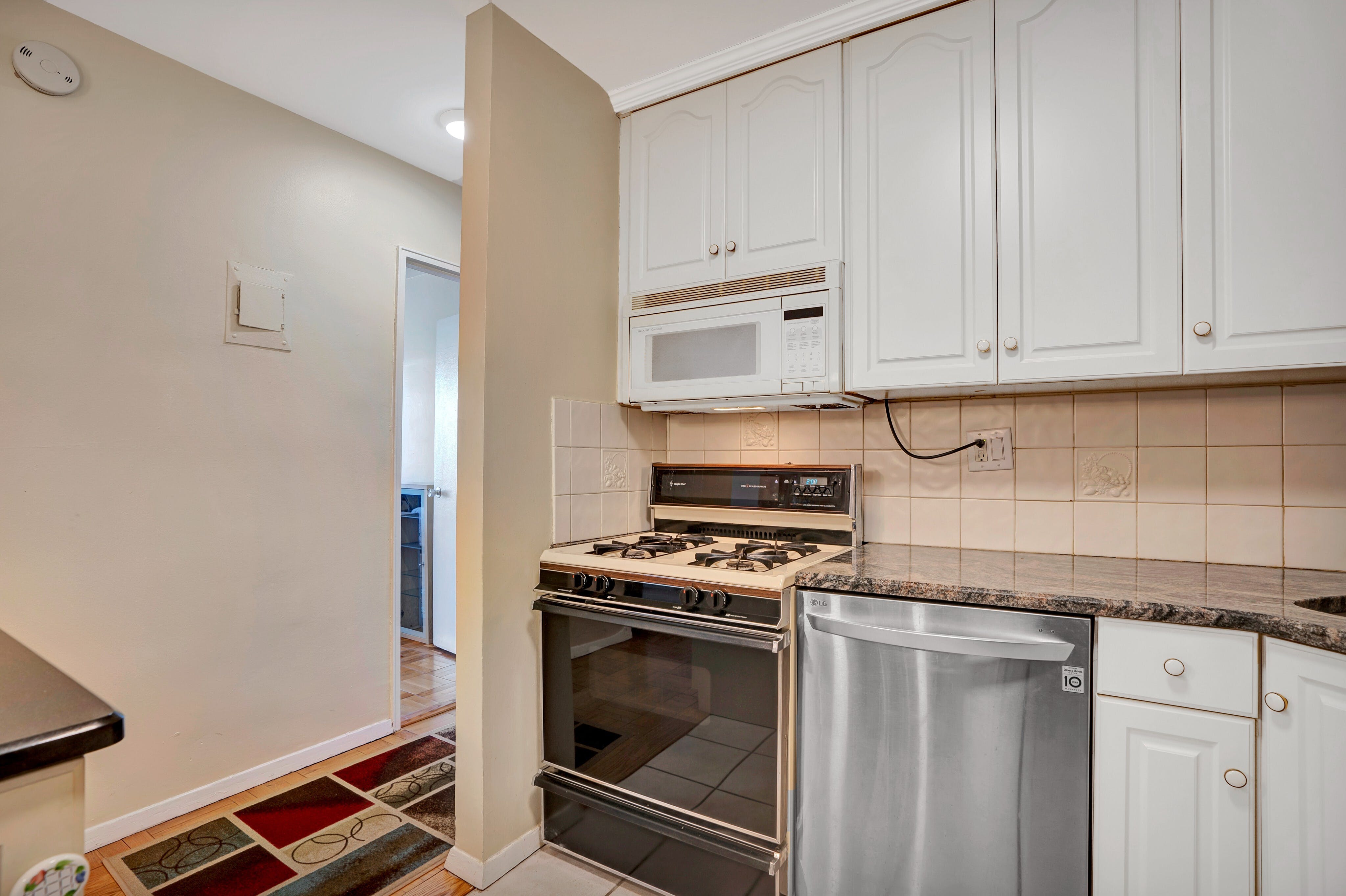 2000 Linwood Avenue, #10O