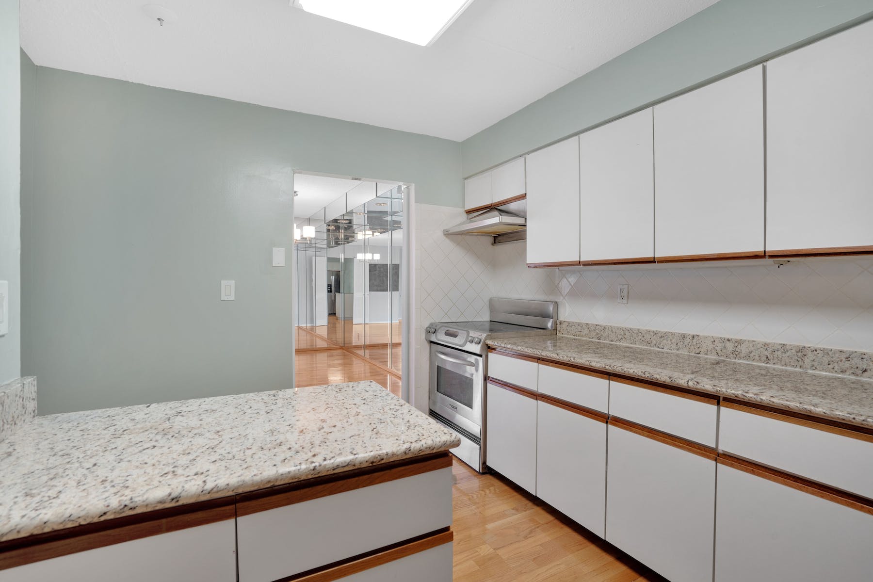 1077 River Road, #313