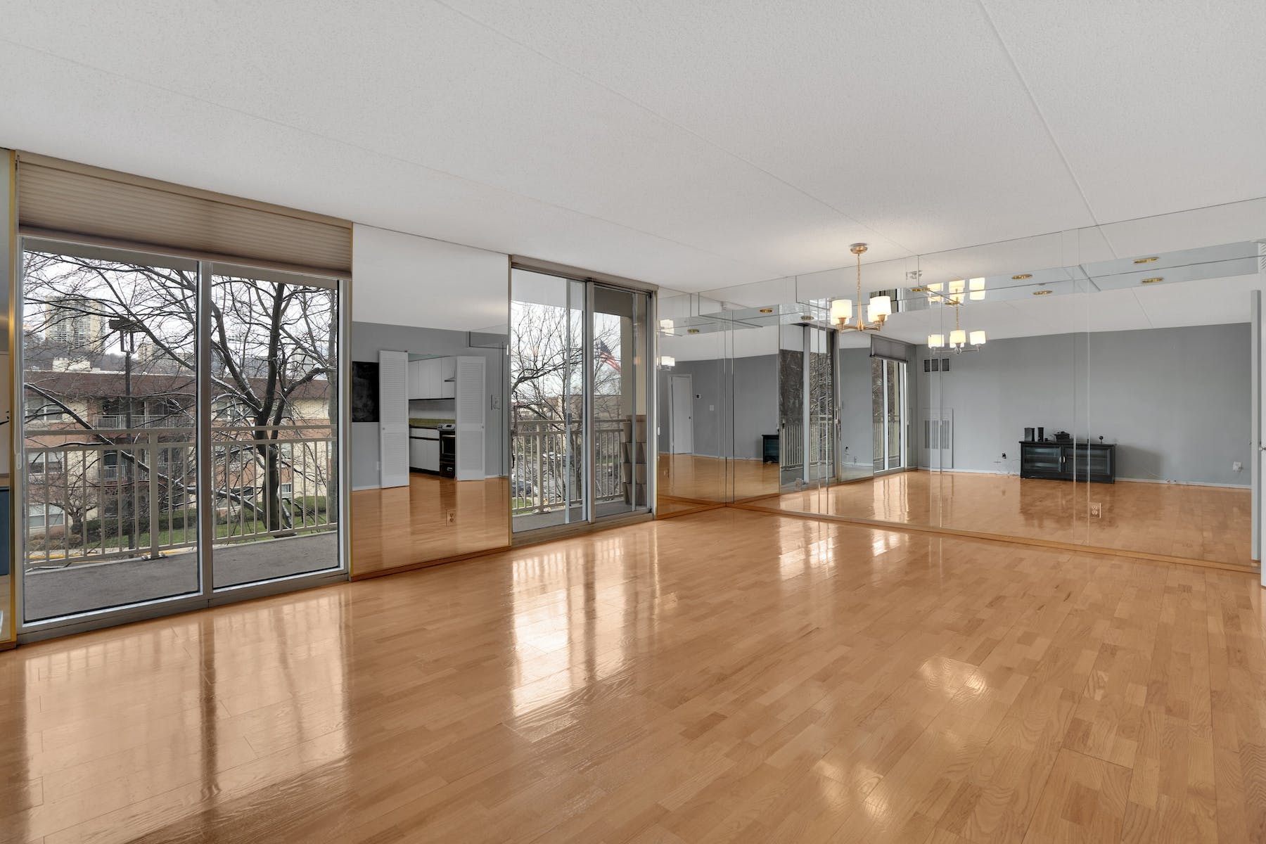 1077 River Road, #313