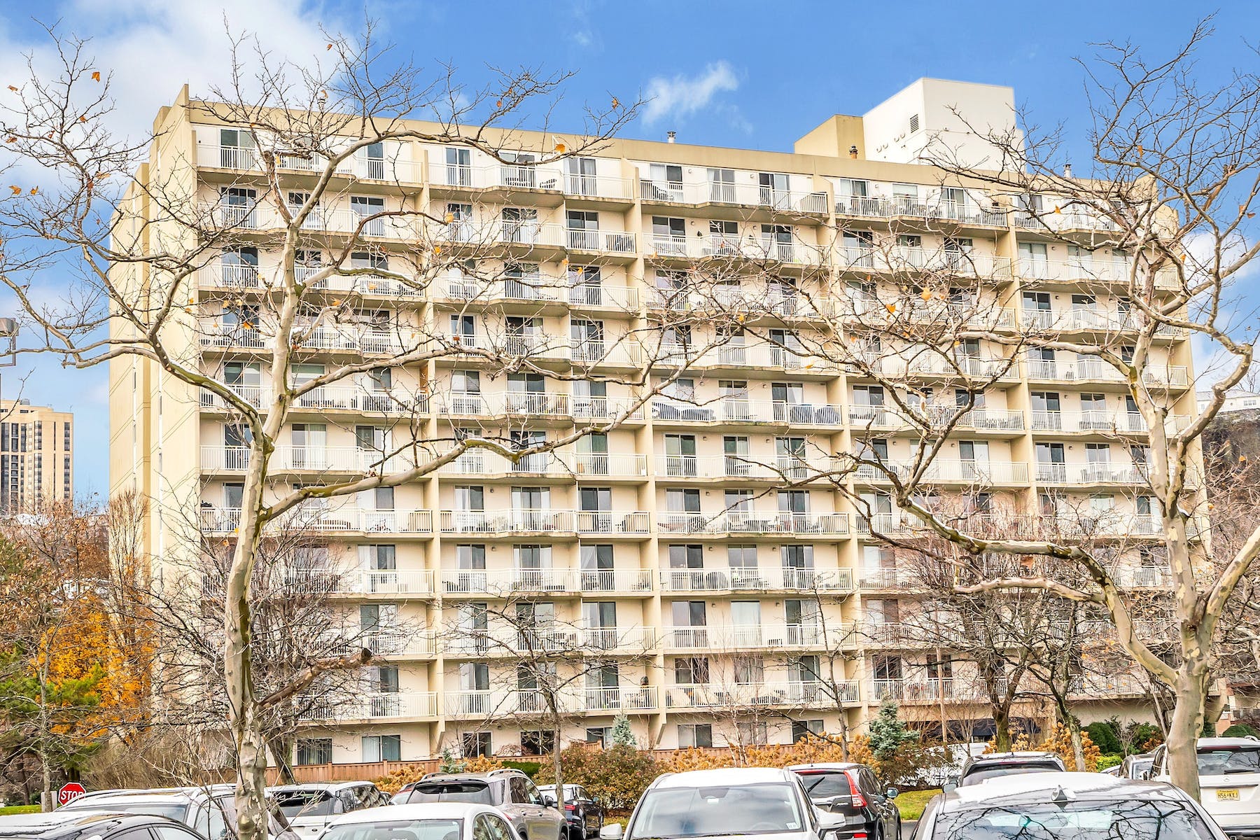 1077 River Road, #313