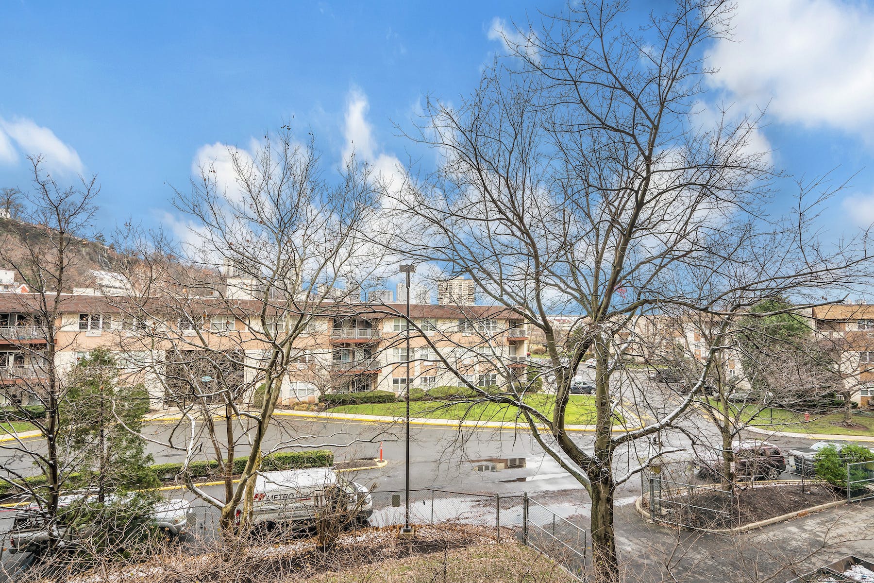 1077 River Road, #313