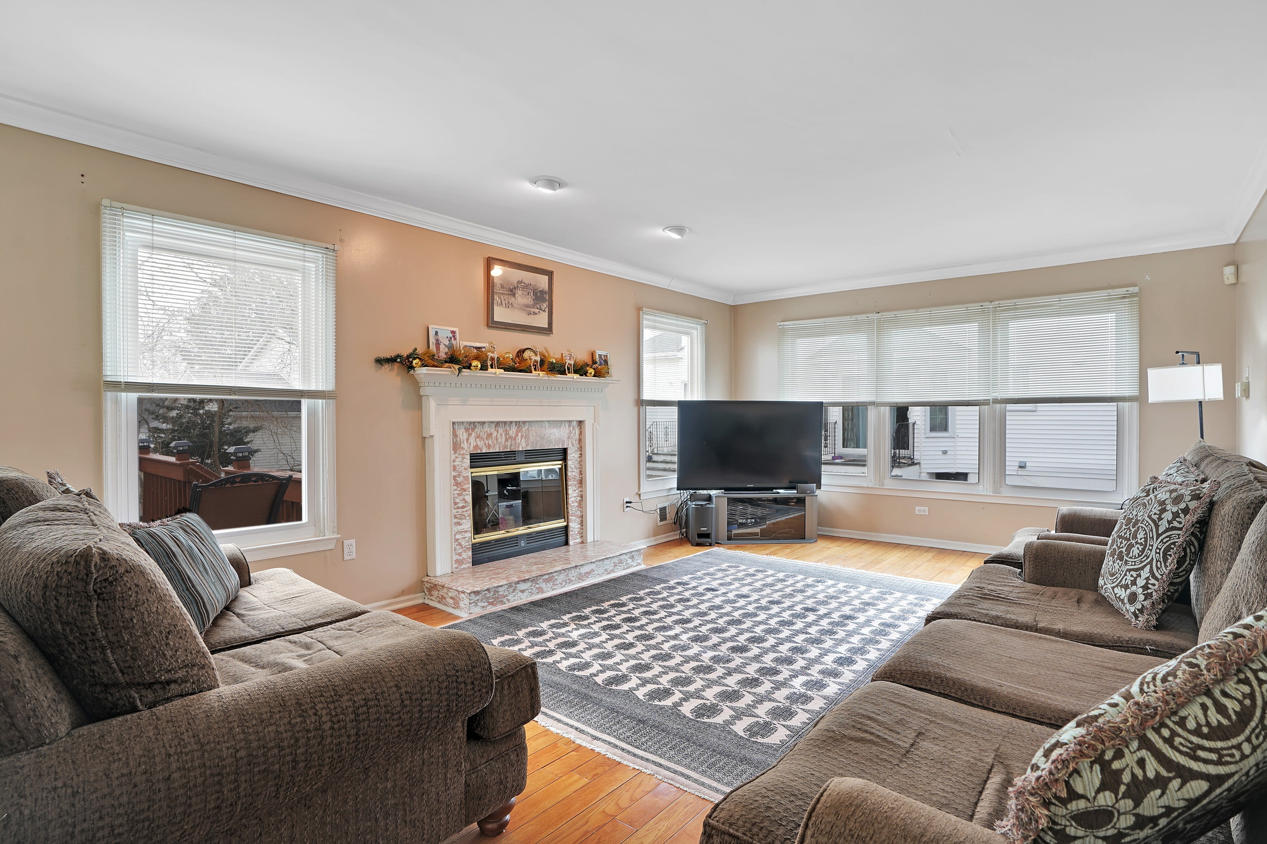 158 Frank Ln 