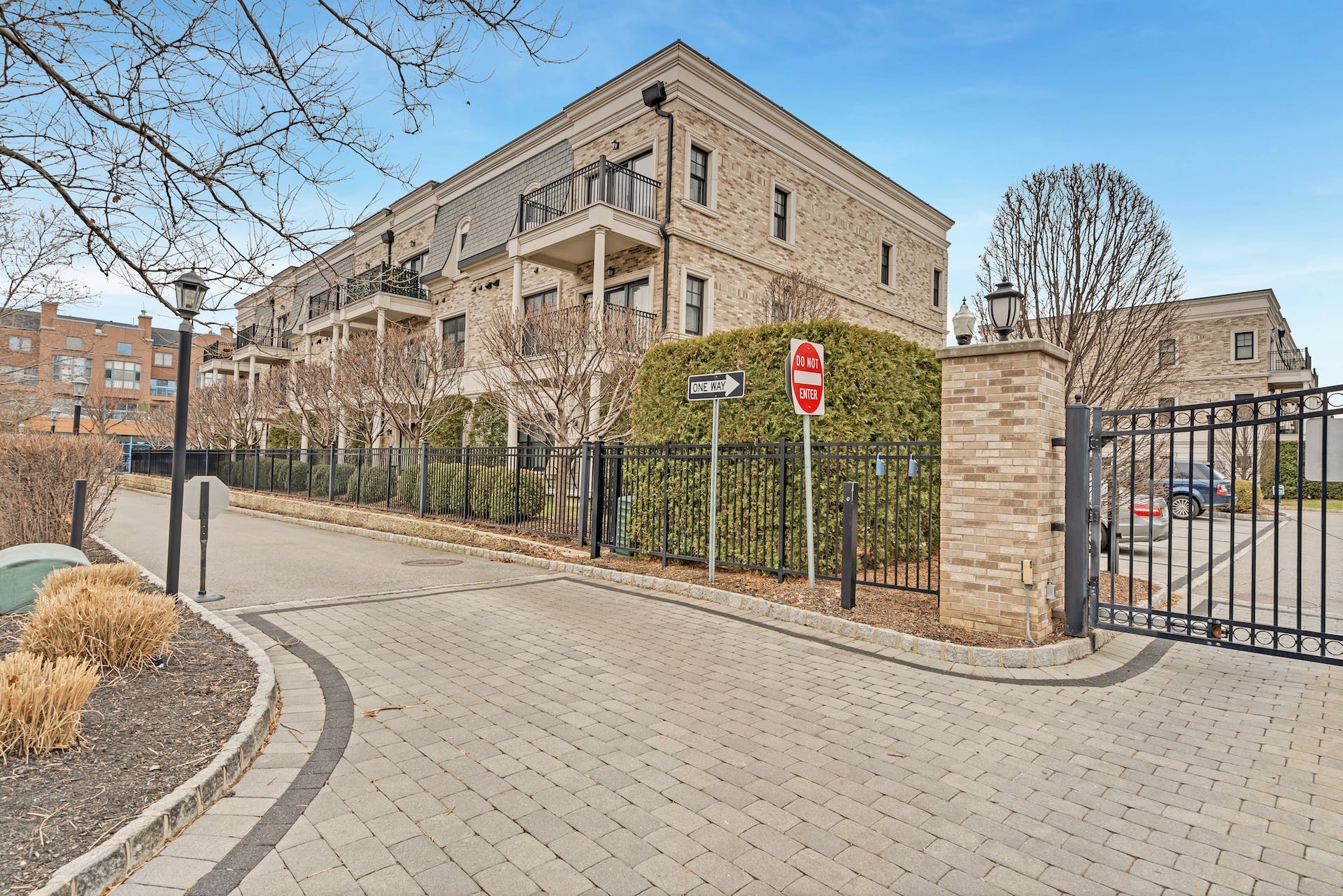 2 Marquis Court