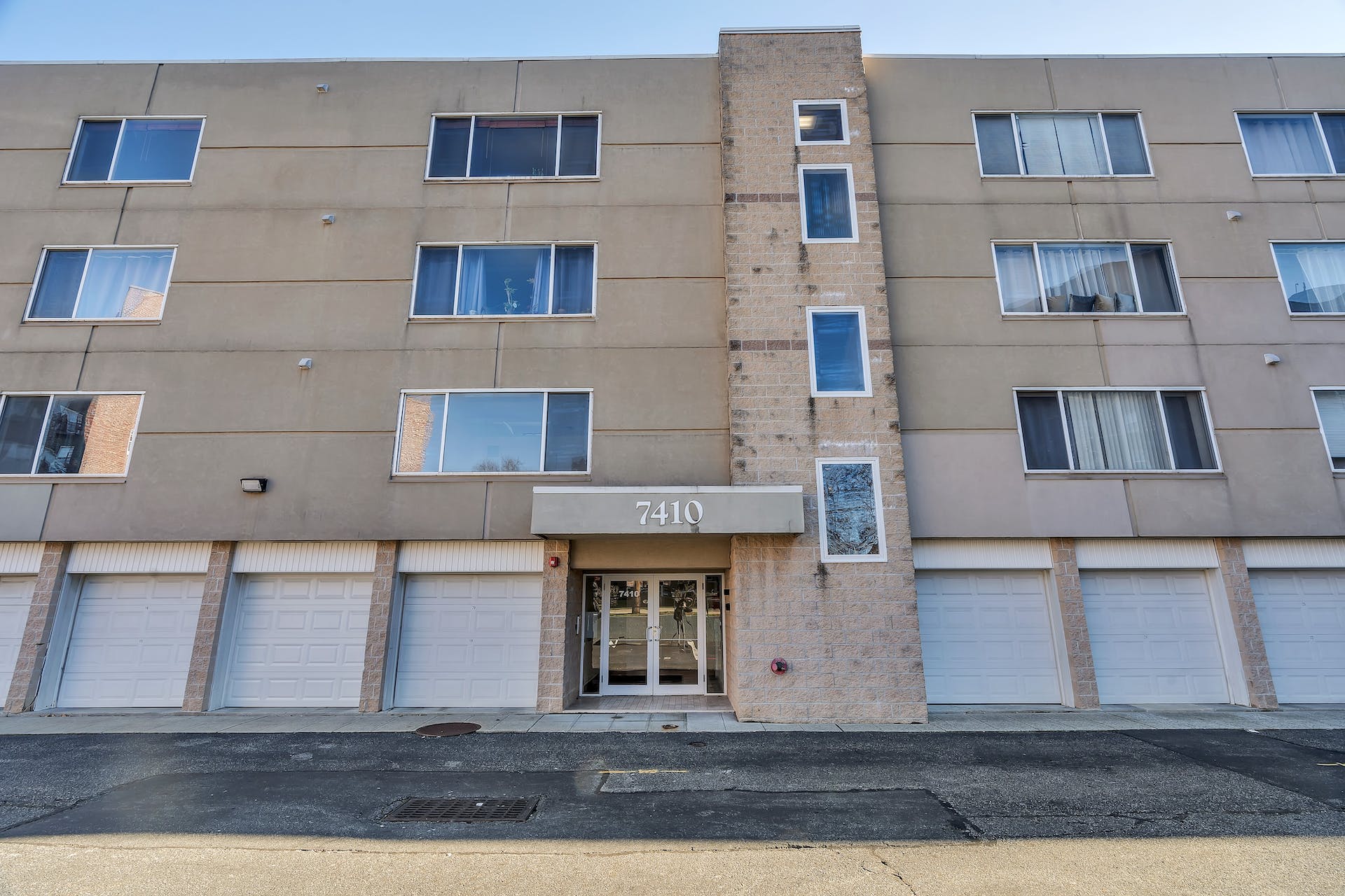 7410 Boulevard East, #4D