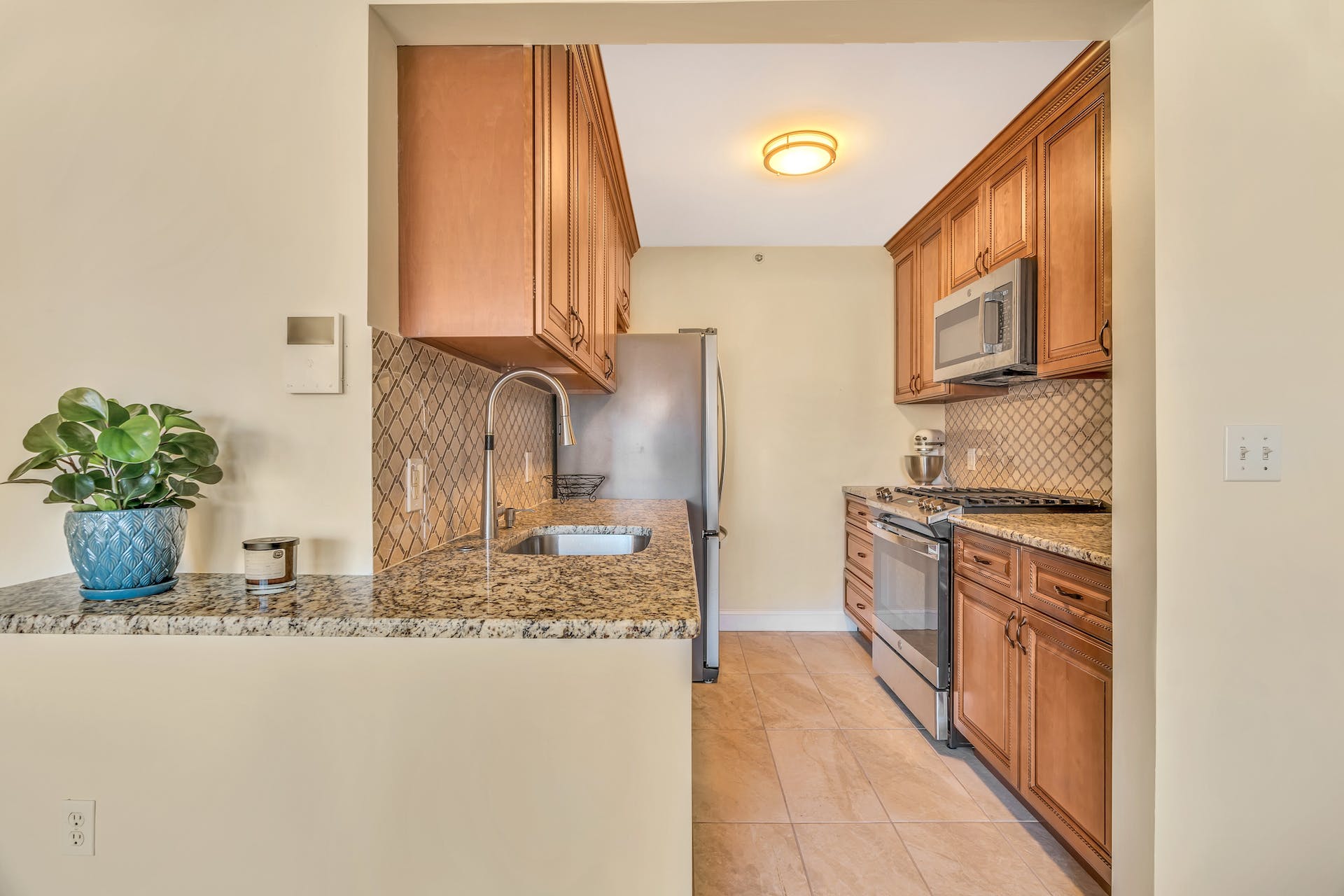 7410 Boulevard East, #4D