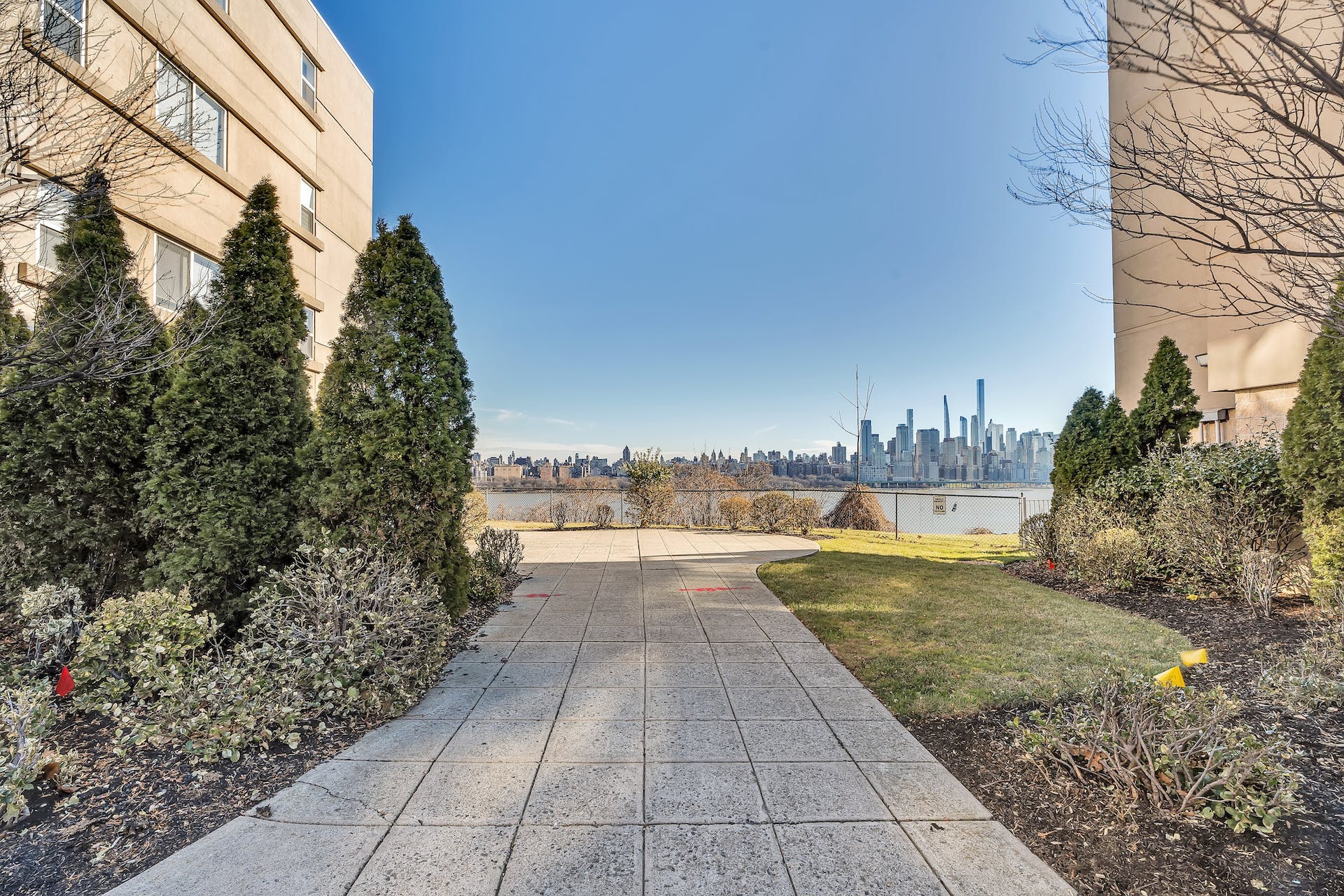 7410 Boulevard East, #4D
