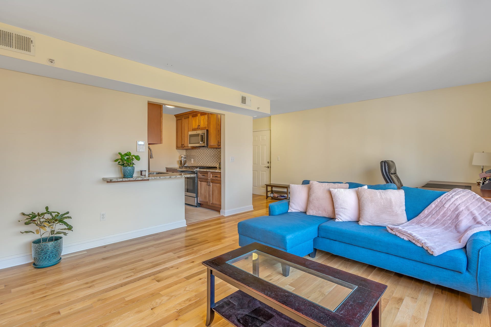 7410 Boulevard East, #4D