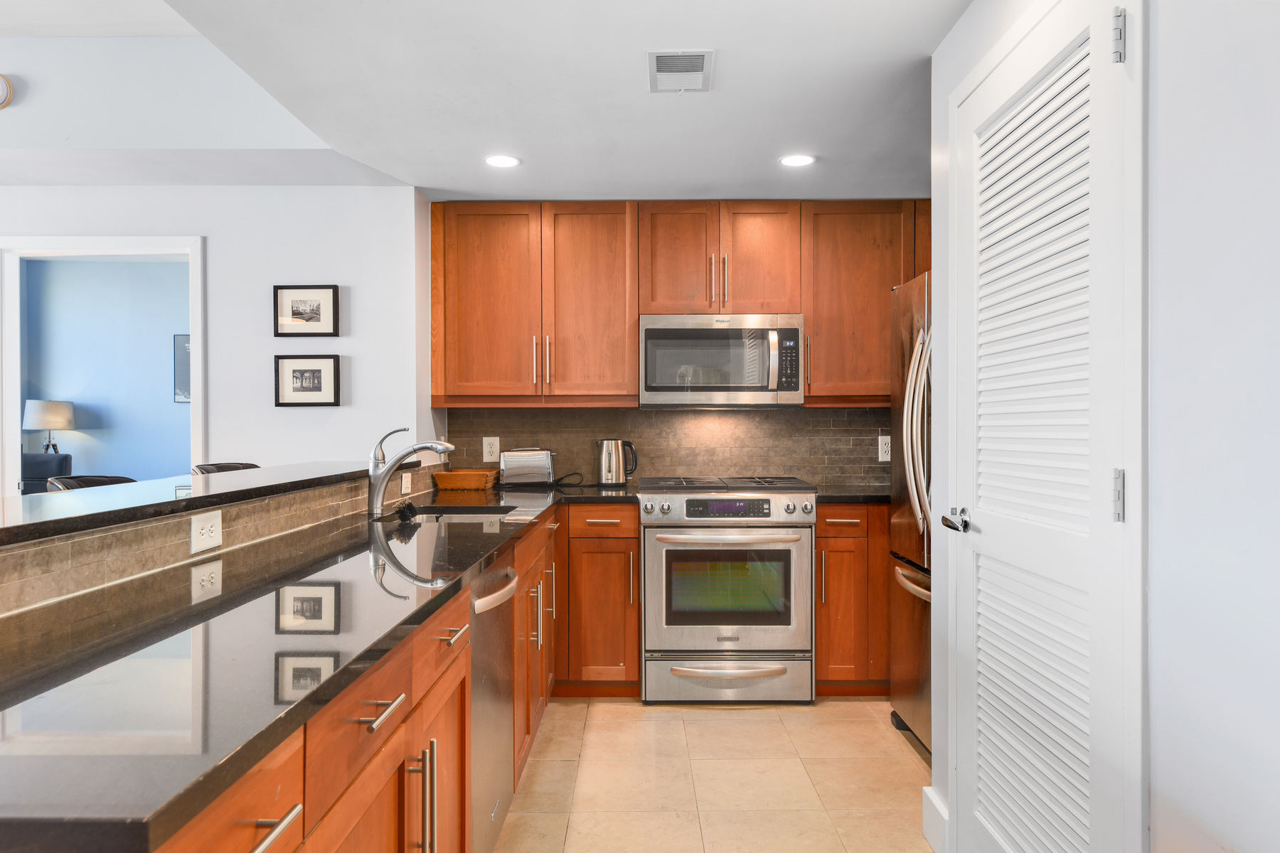 800 Jackson Street, #807 
