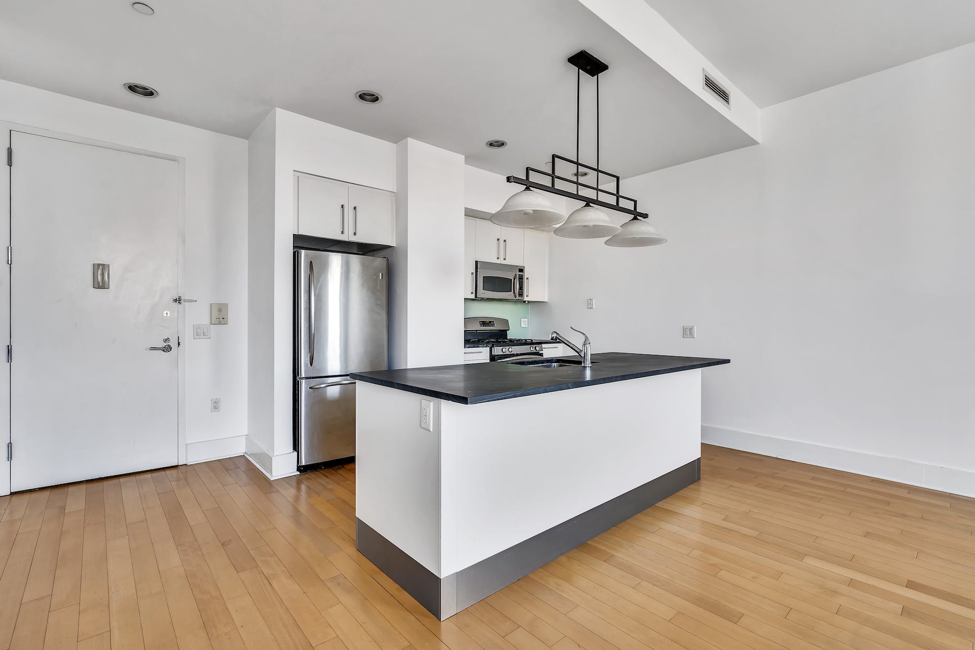 4 Beacon Way, #400