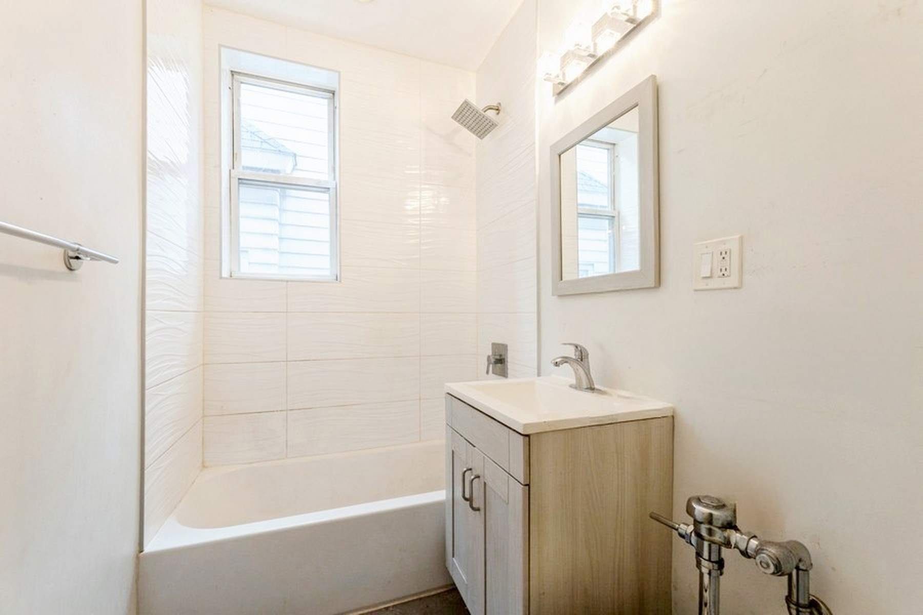 292 Harrison Avenue, #B3