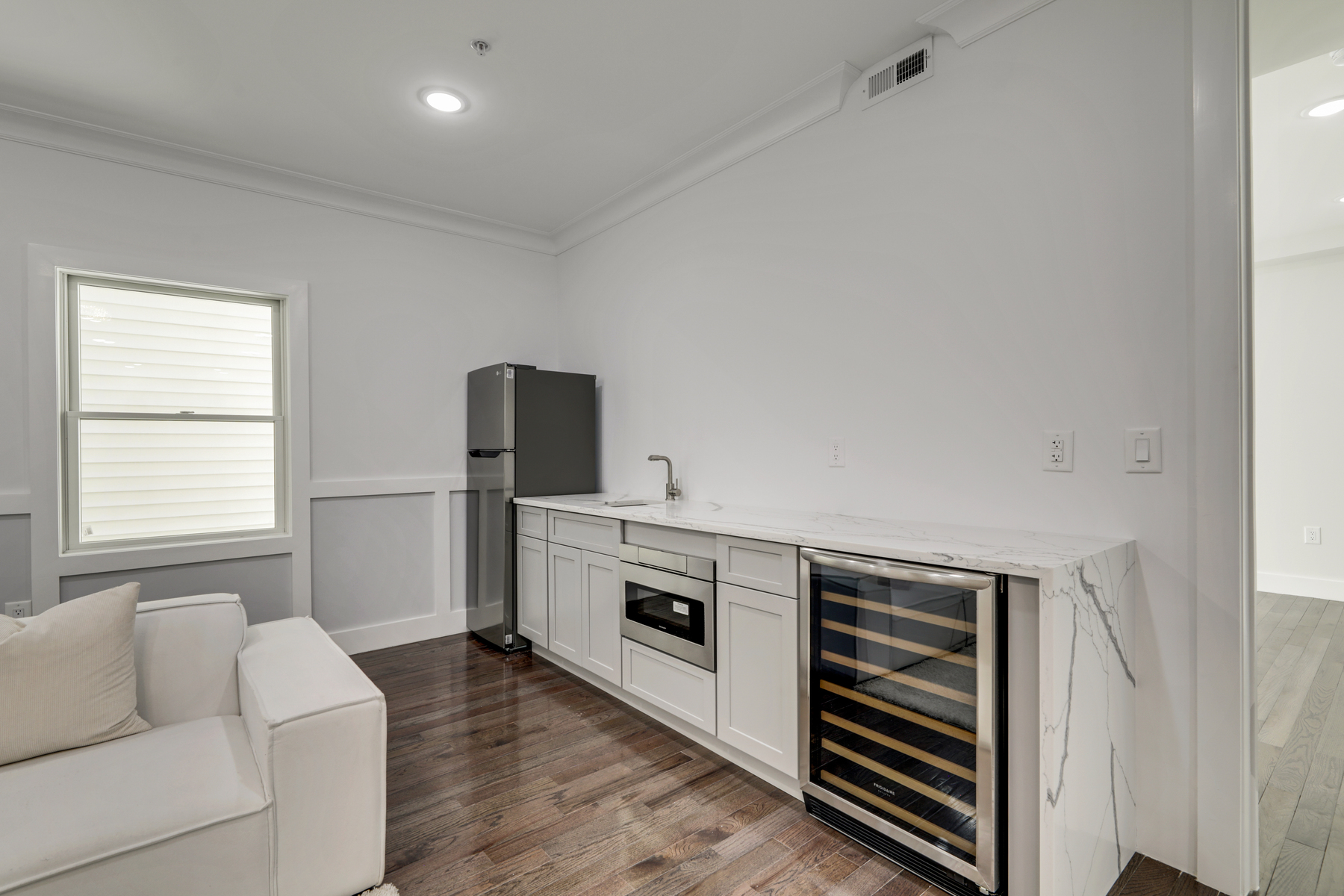 2 Holmes Avenue, Unit B 