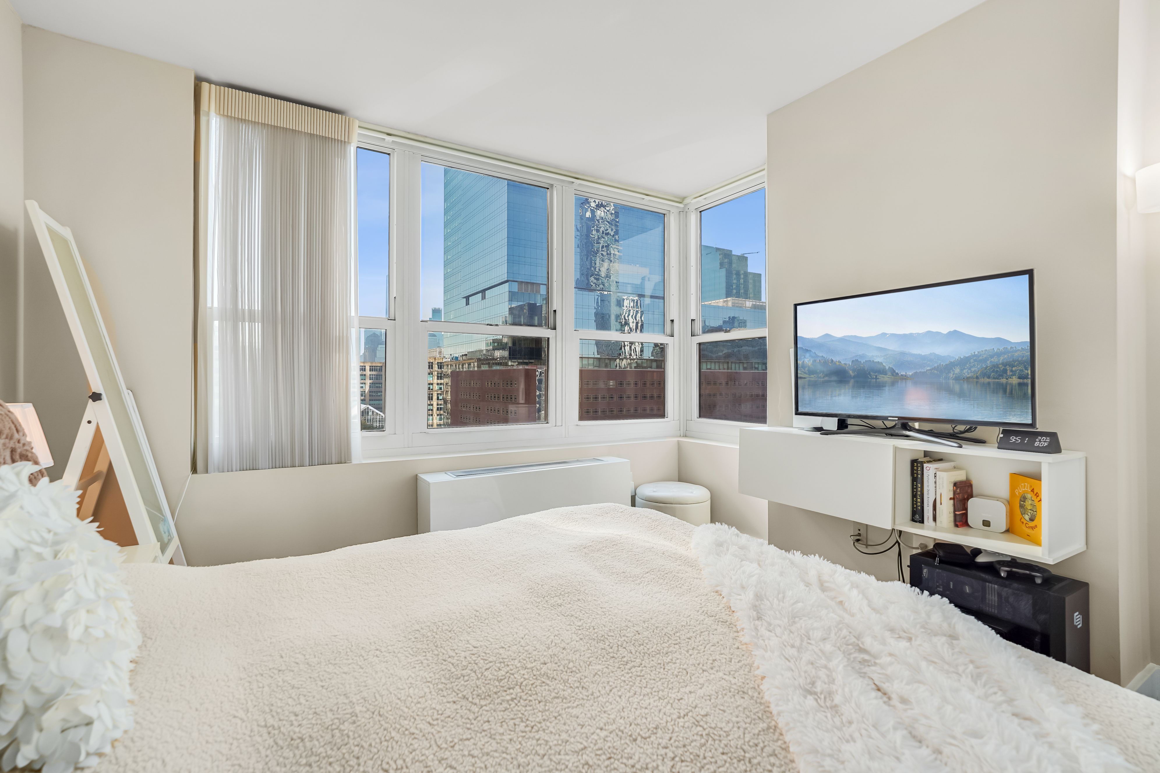 88 Morgan St Unit# 906