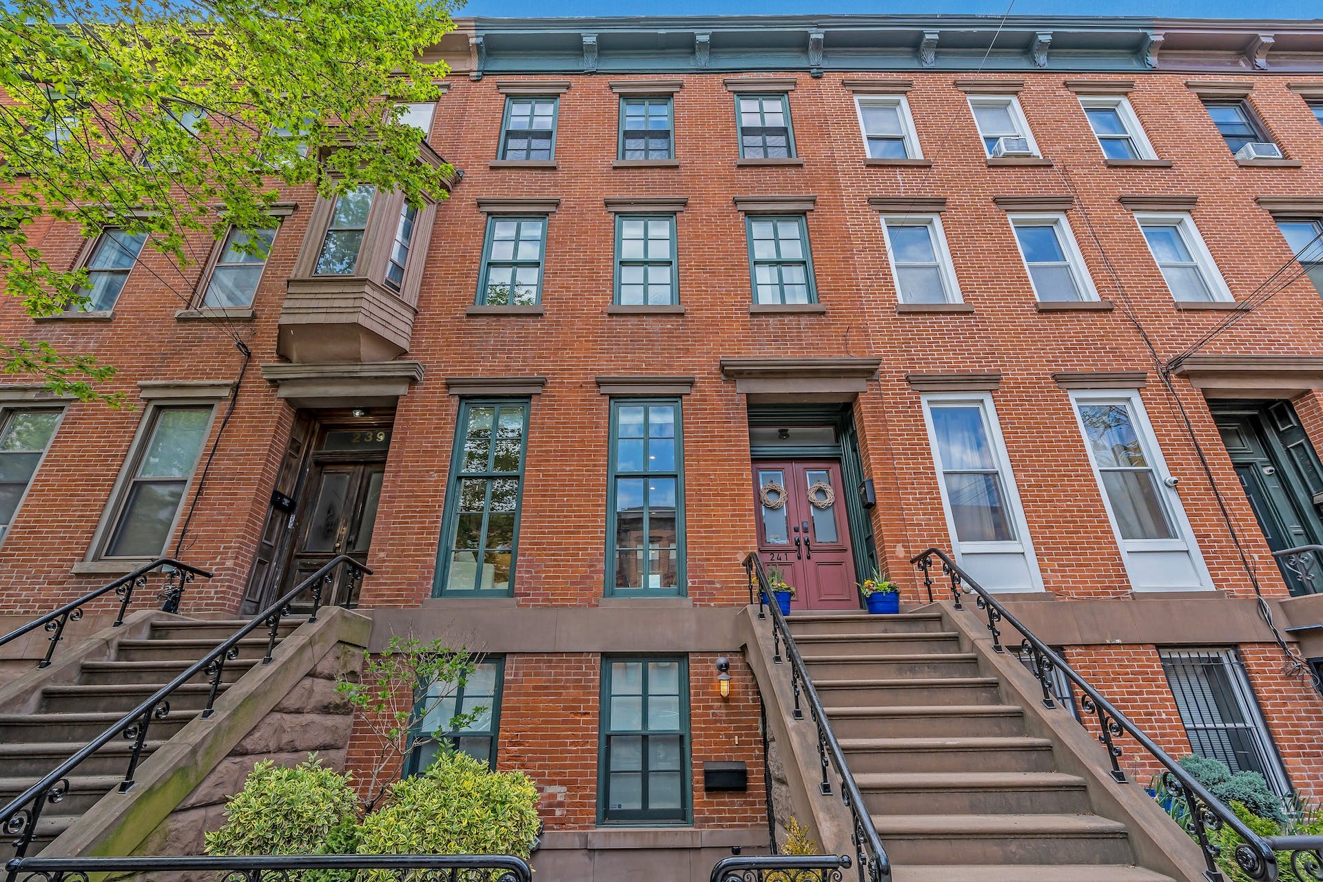 241 Grove St 