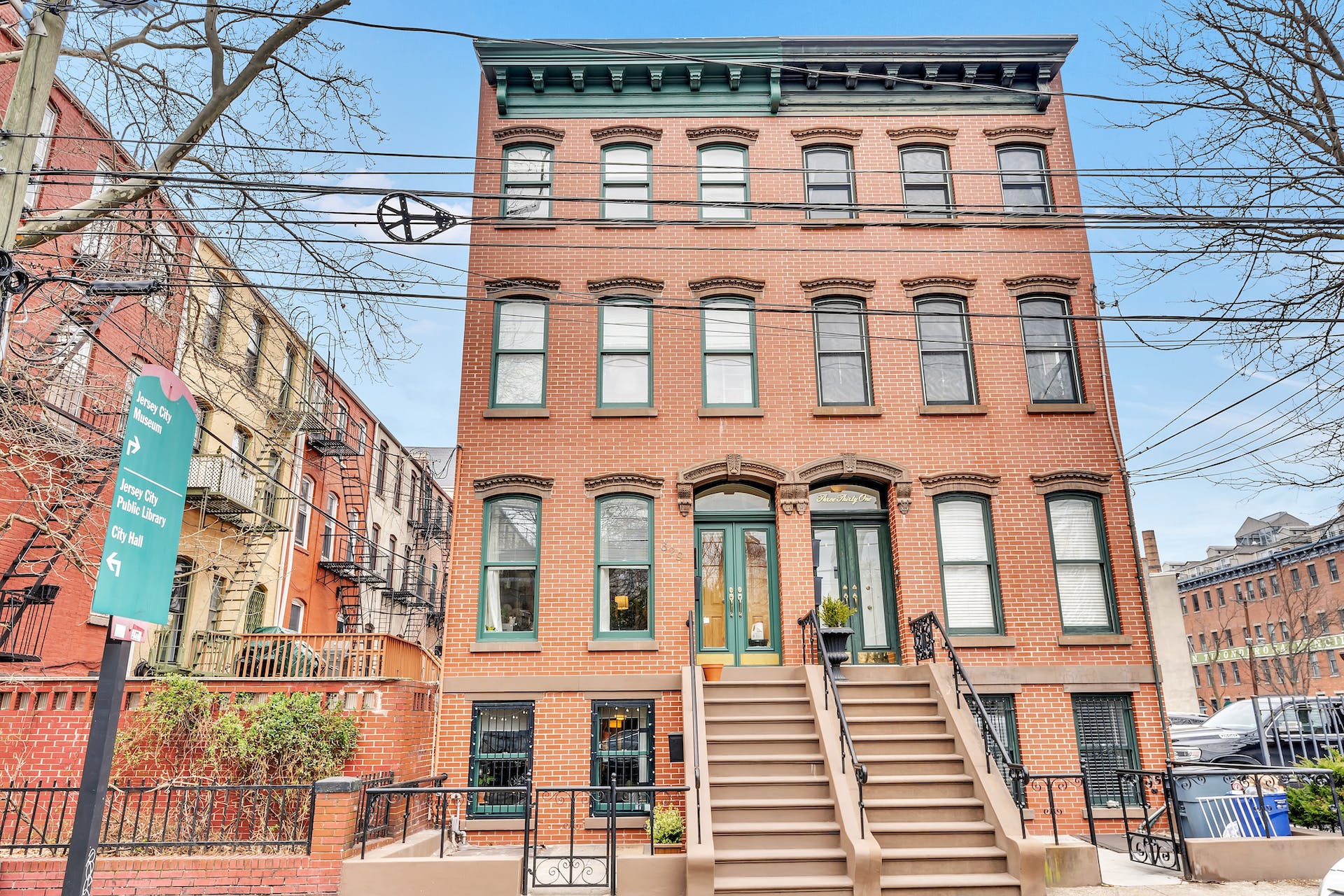 329 Varick St 
