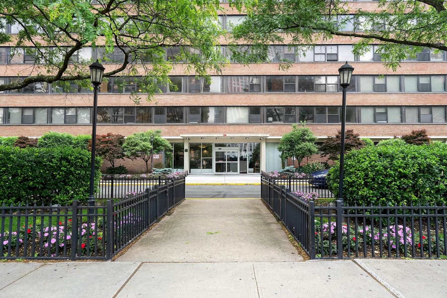 135 Montgomery Street, Unit 3I 