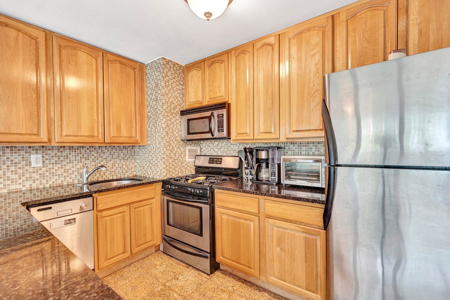 135 Montgomery Street, Unit 3I 