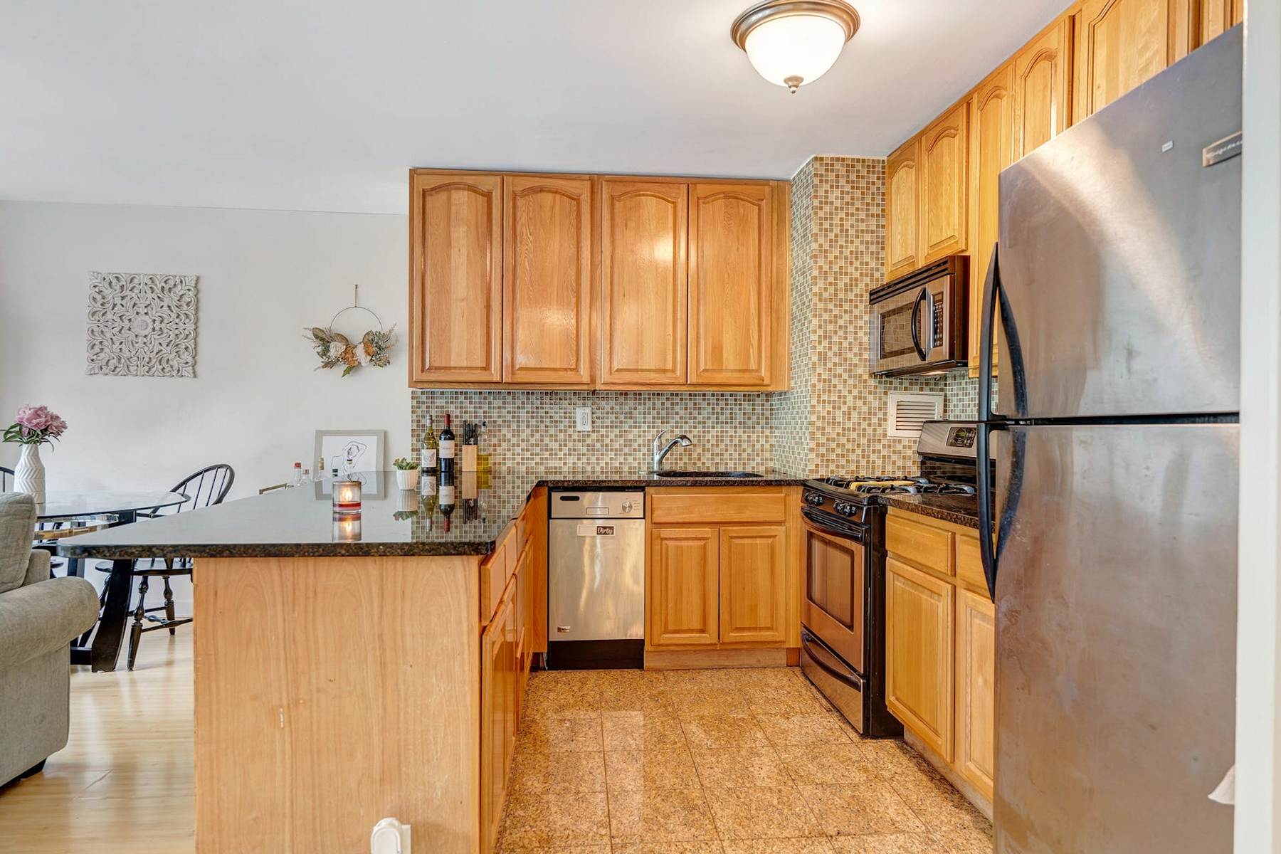 135 Montgomery Street, Unit 3I 