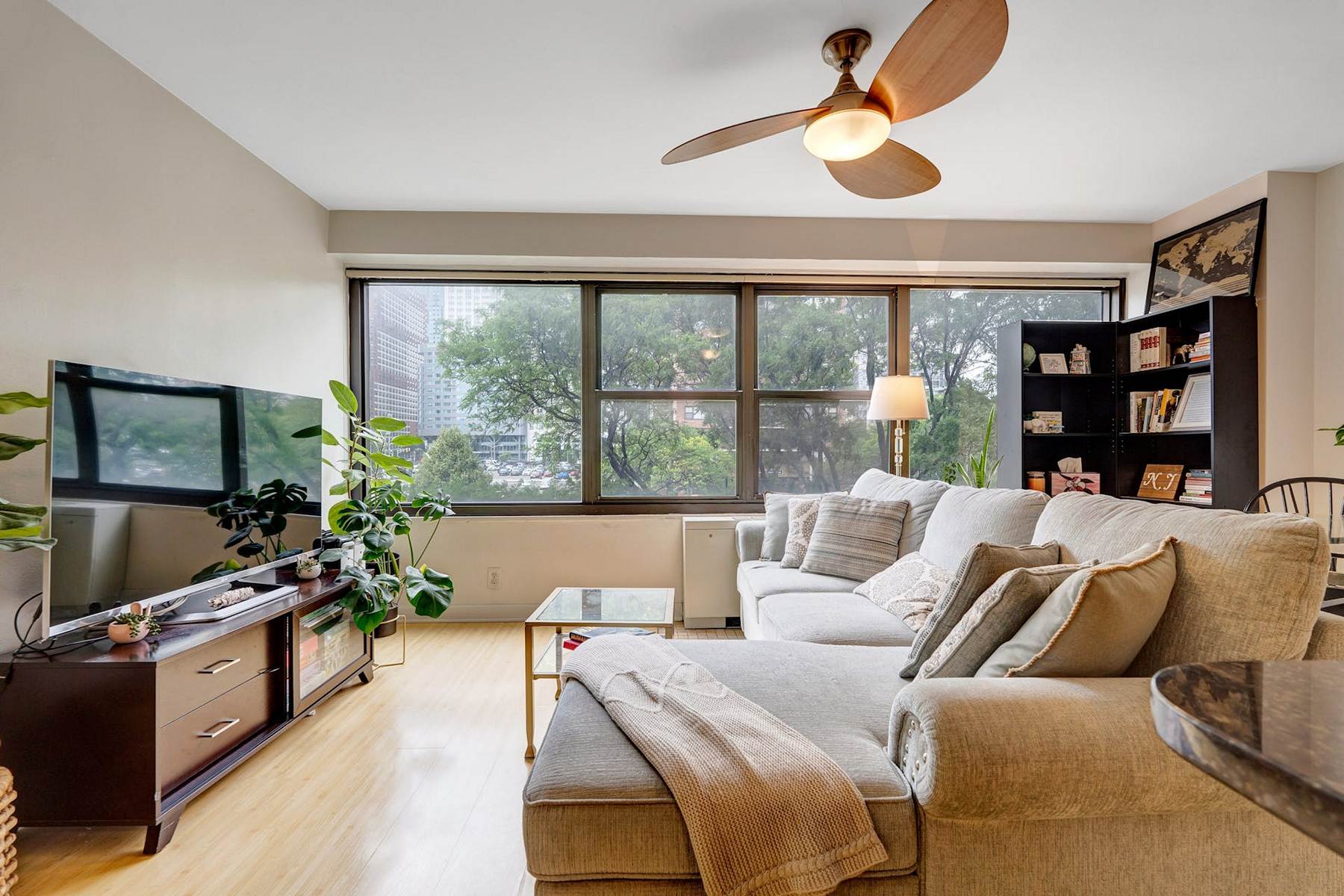 135 Montgomery Street, Unit 3I 