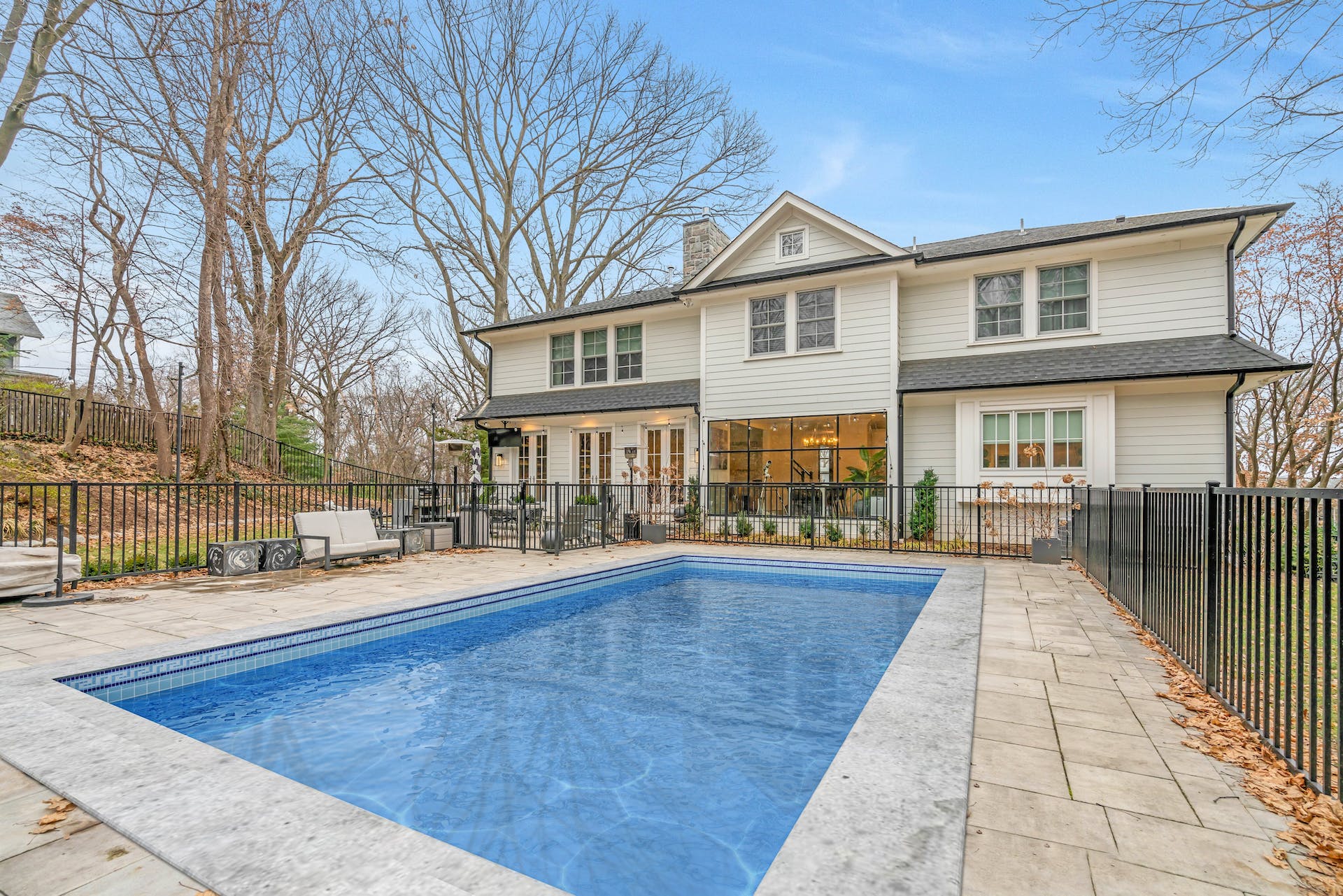 560 Upper Boulevard