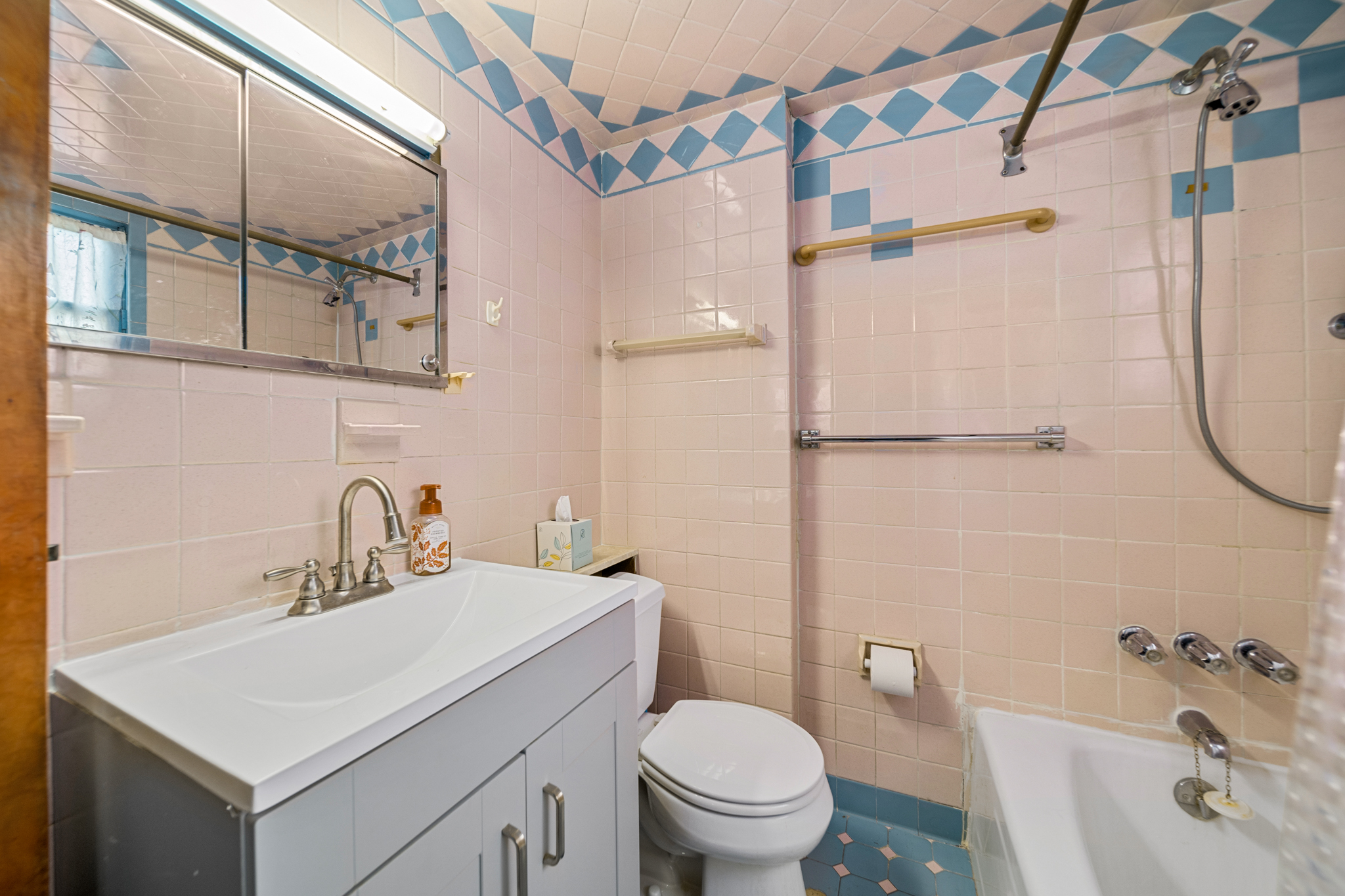 307 Delano Place