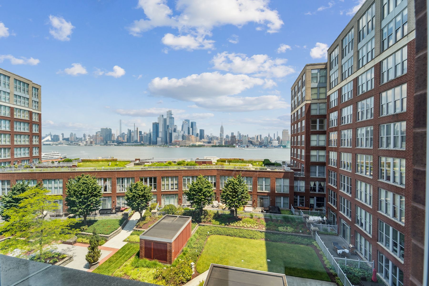 1125 Maxwell Lane, #1221 