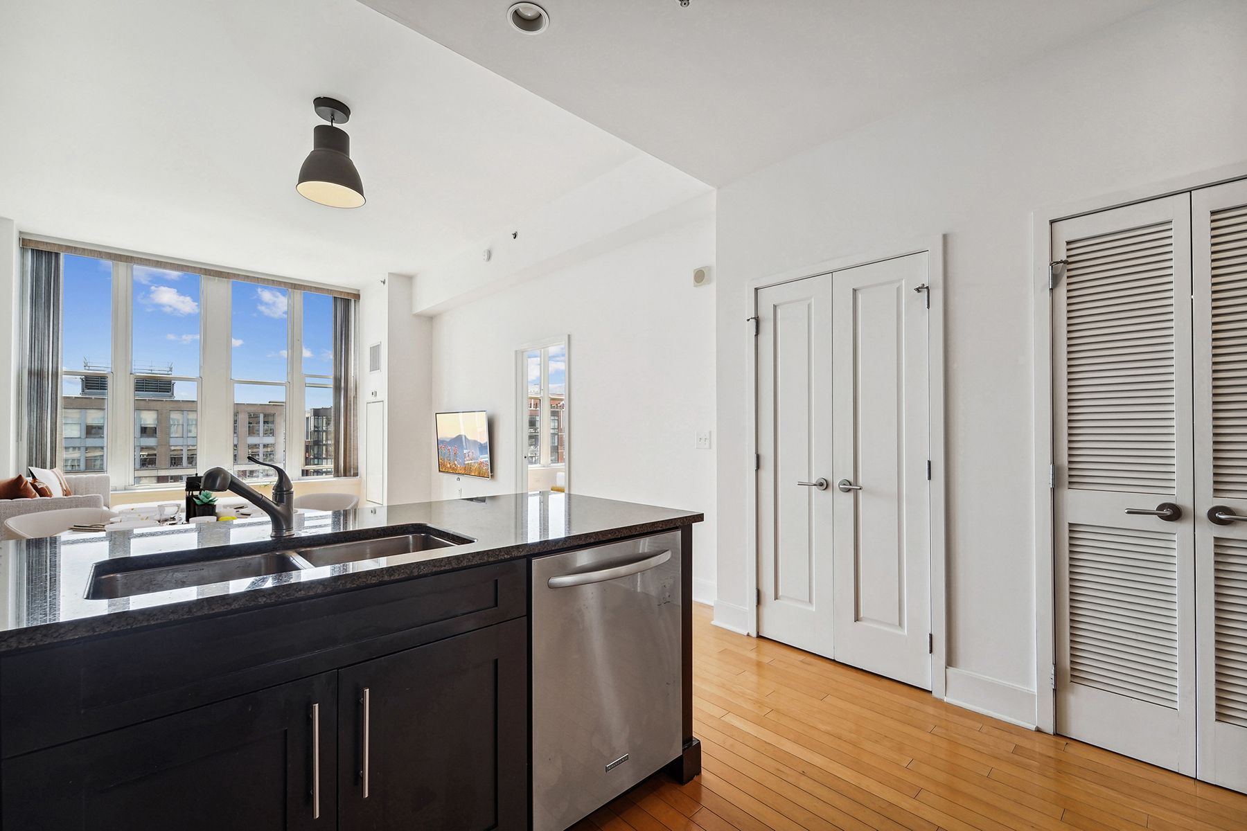 1125 Maxwell Lane, #1221 