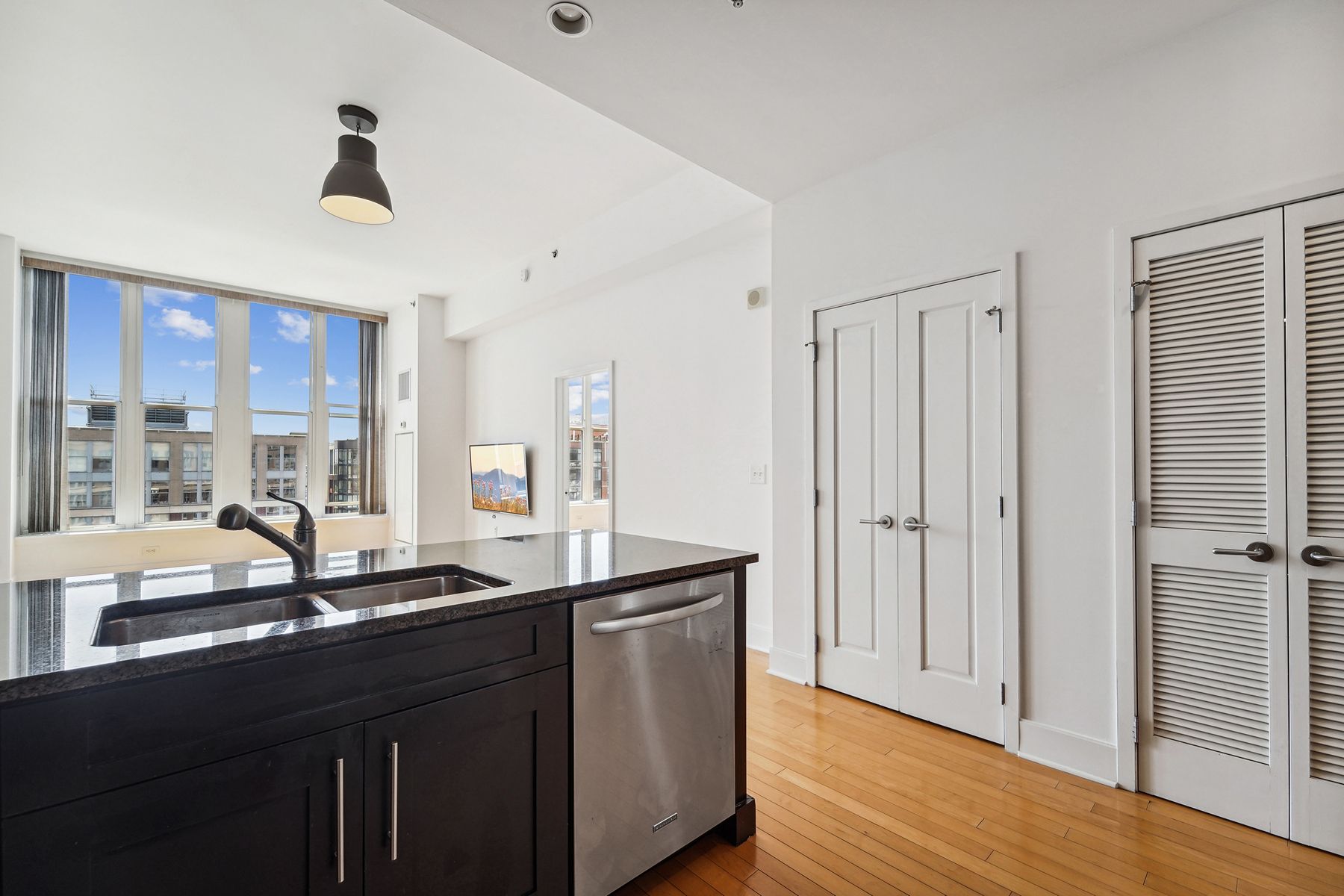 1125 Maxwell Lane, #1221 