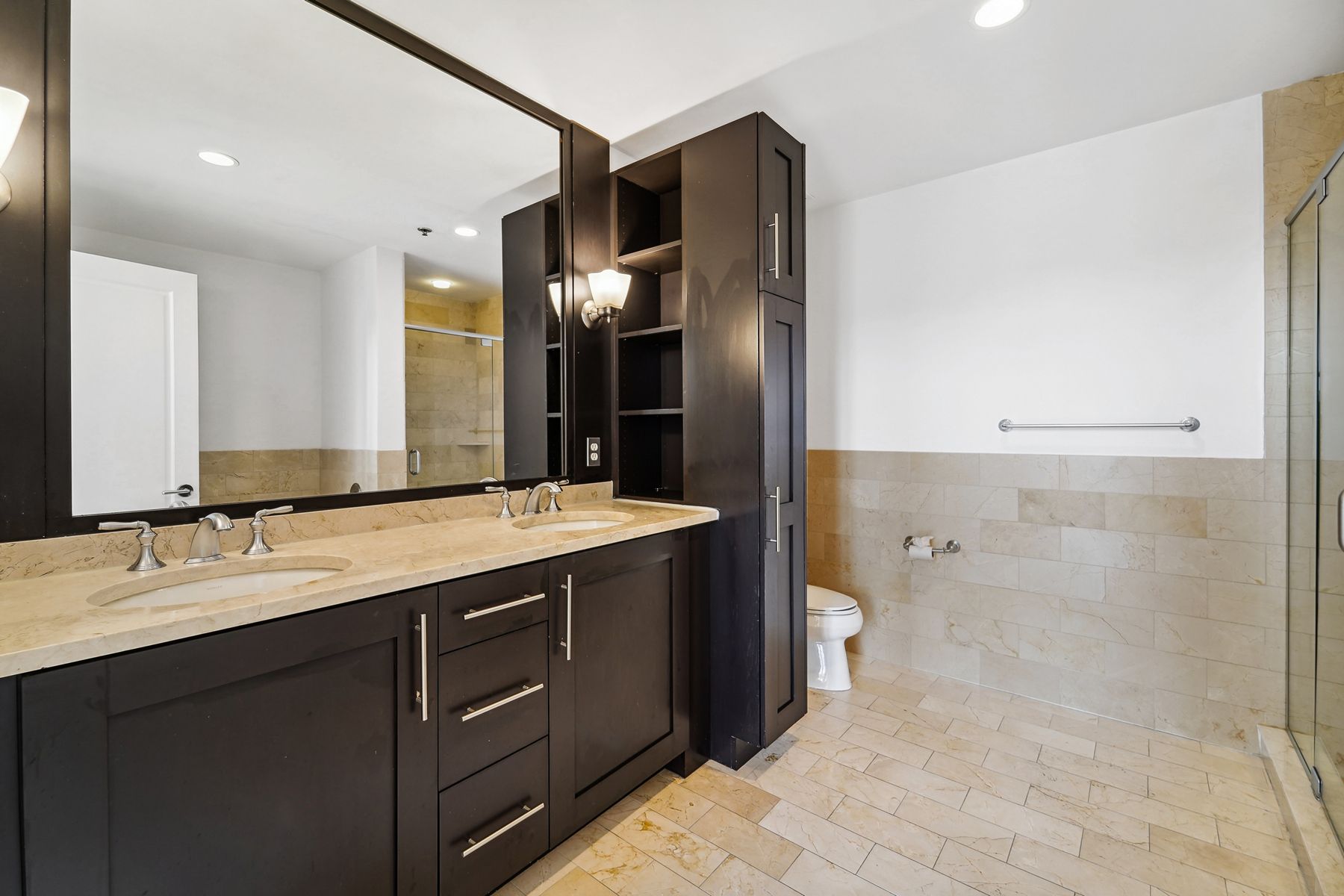 1125 Maxwell Lane, #1221 