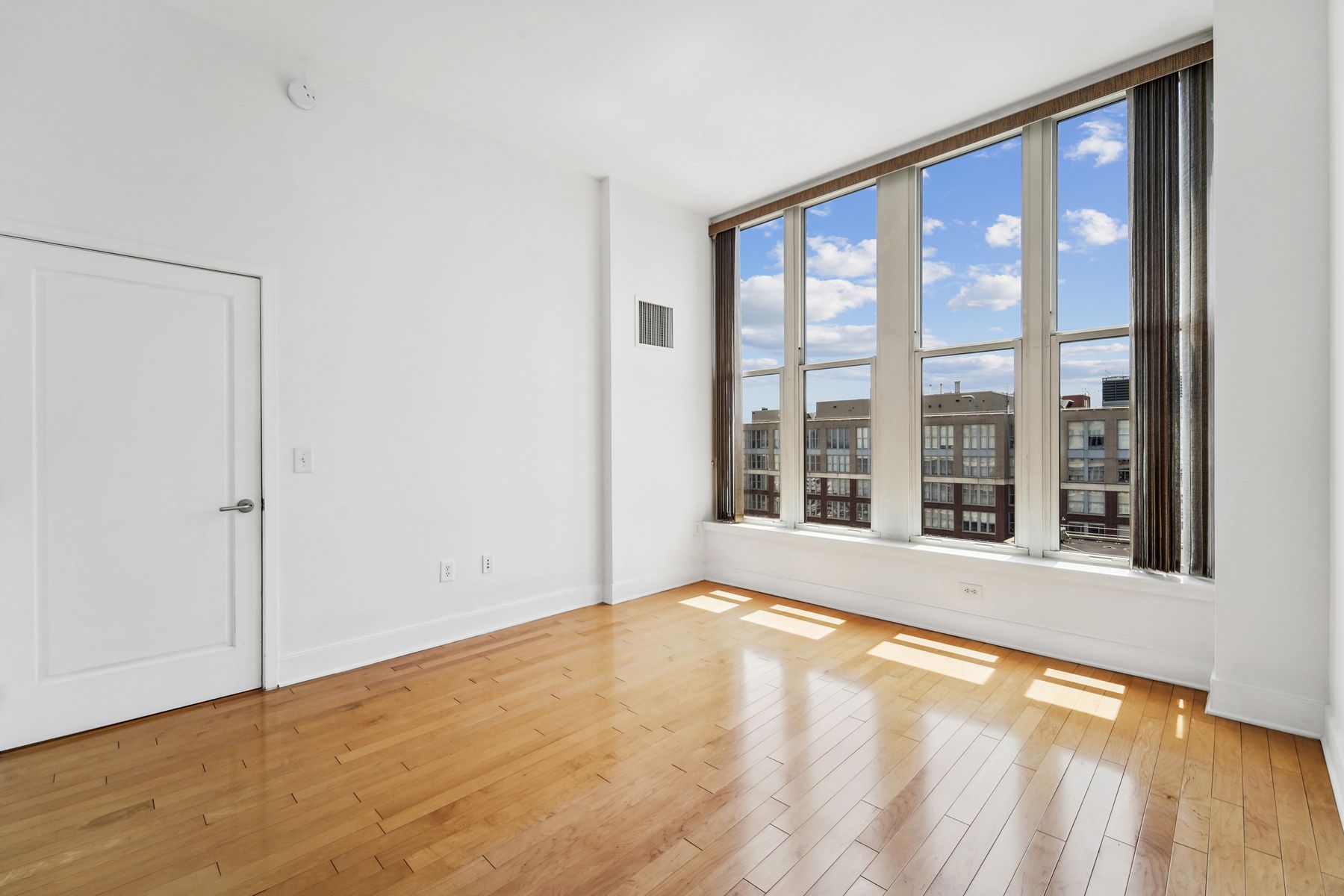 1125 Maxwell Lane, #1221 