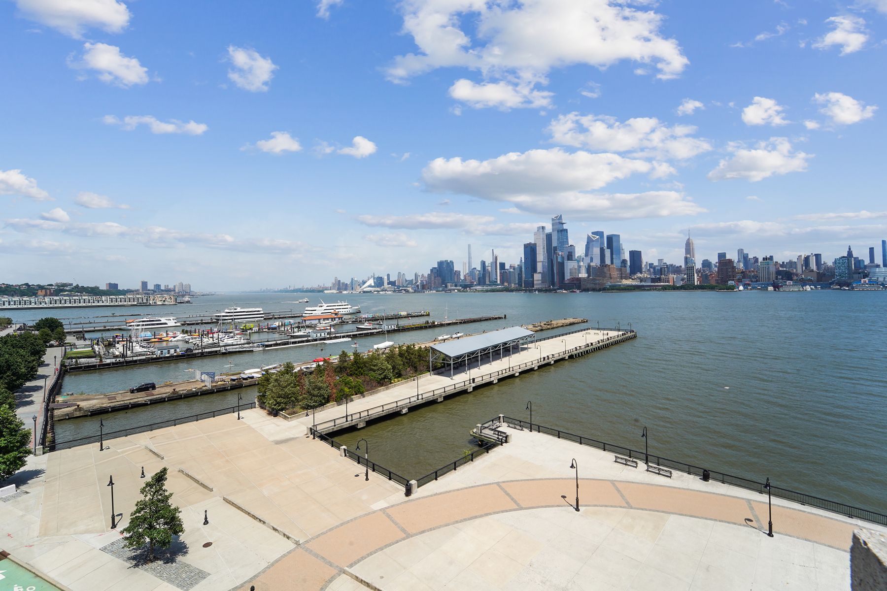 1125 Maxwell Lane, #1221 