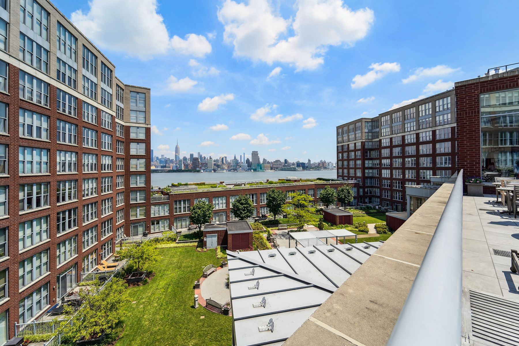 1125 Maxwell Lane, #1221 