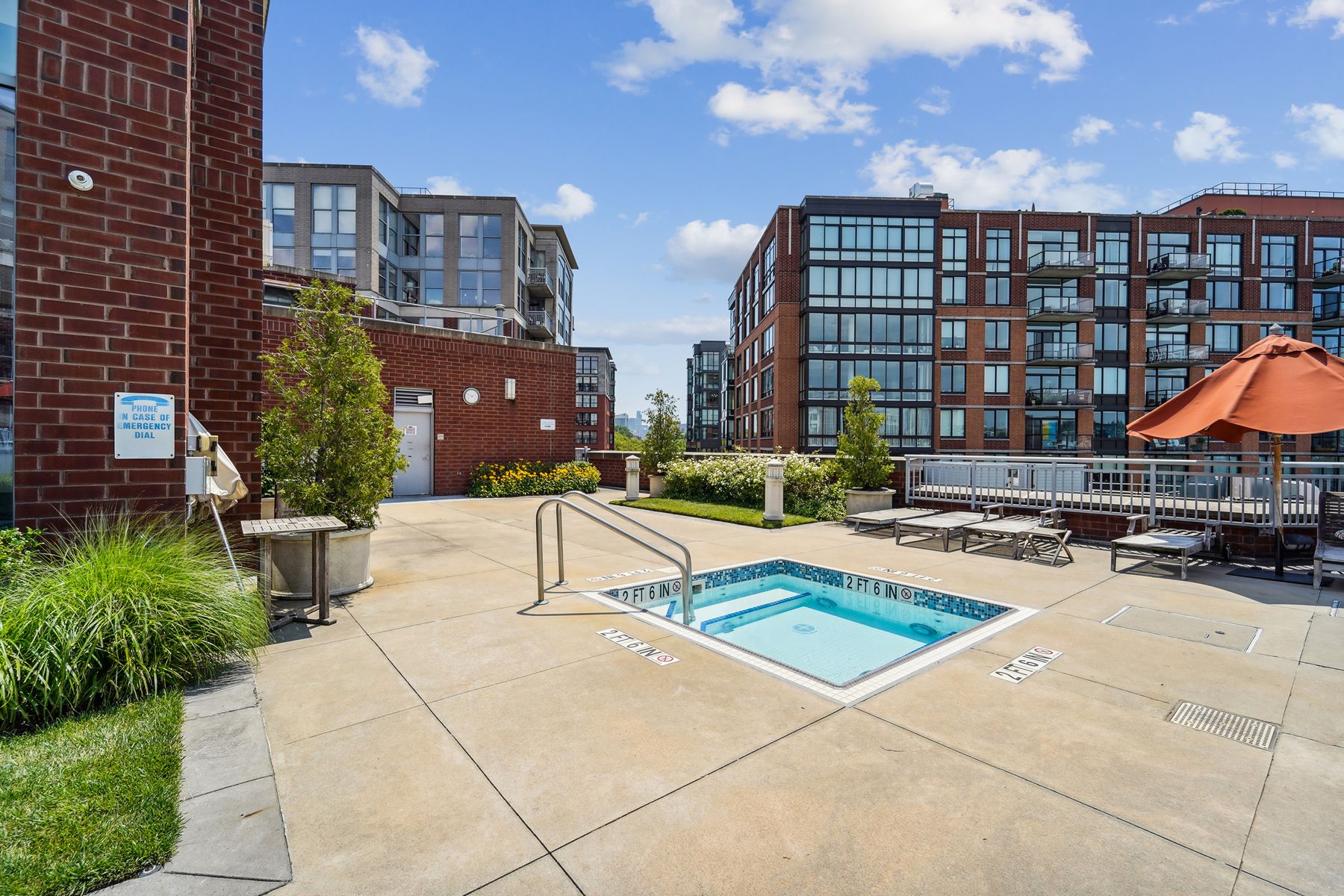 1125 Maxwell Lane, #1221 