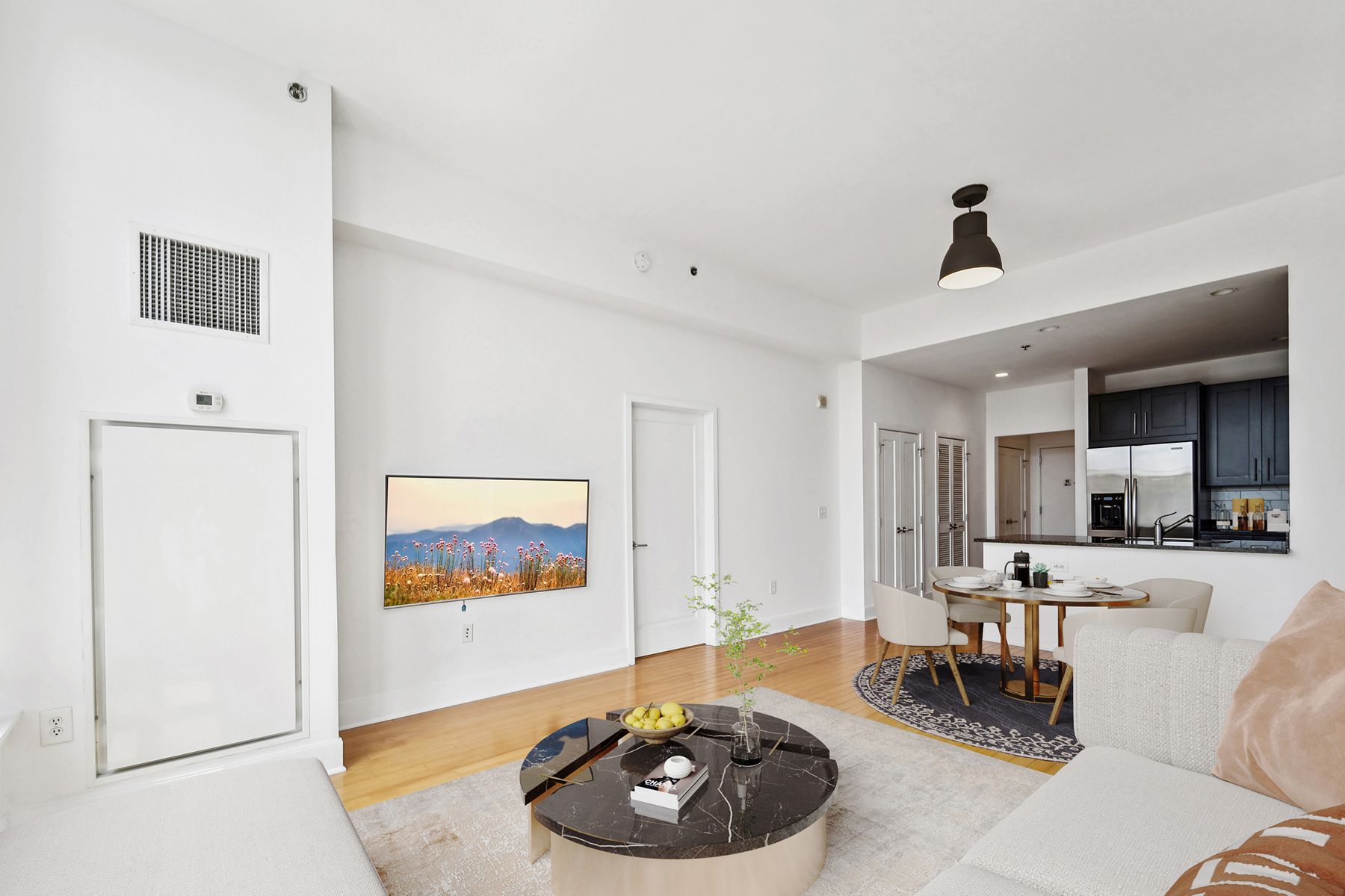 1125 Maxwell Lane, #1221 