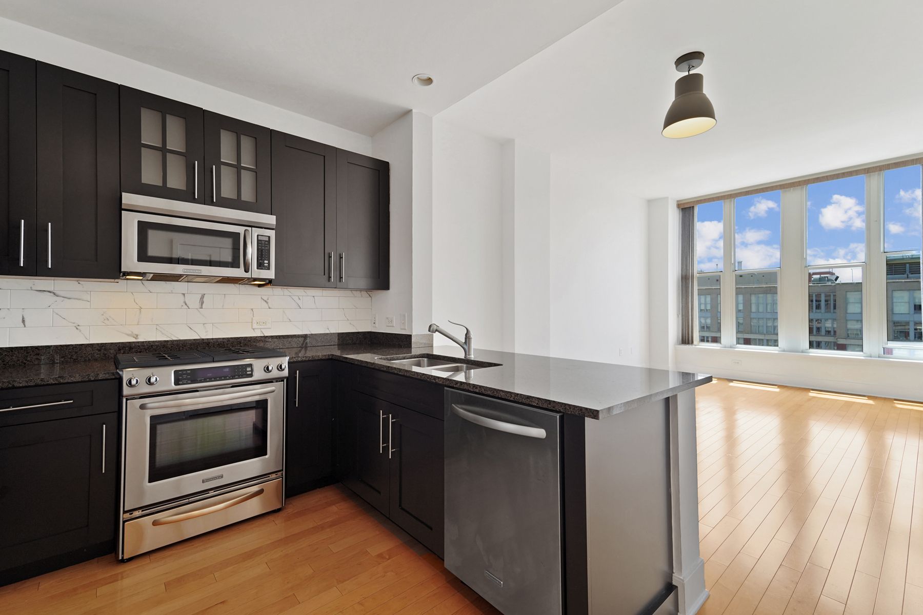 1125 Maxwell Lane, #1221 