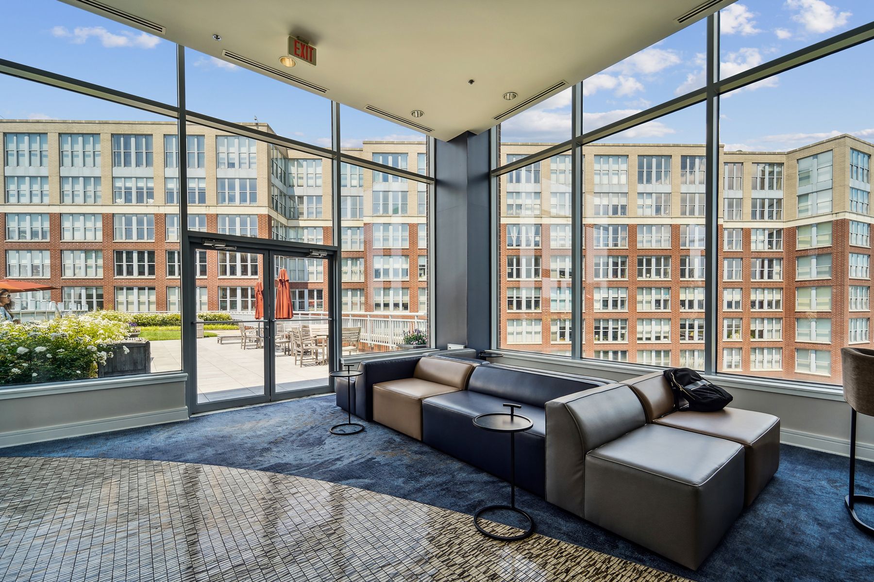 1125 Maxwell Lane, #1221 