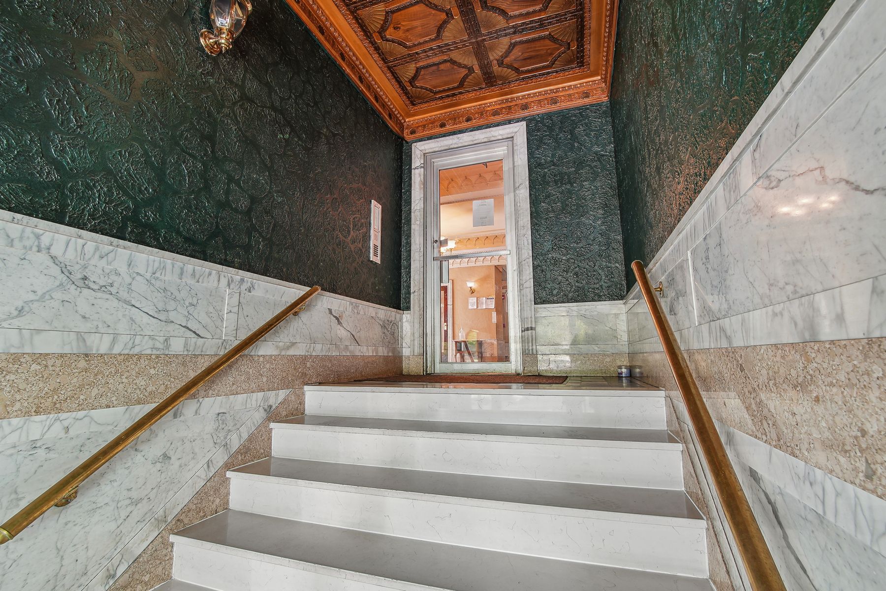 122 West 39th Street, #A4 Unit# A4