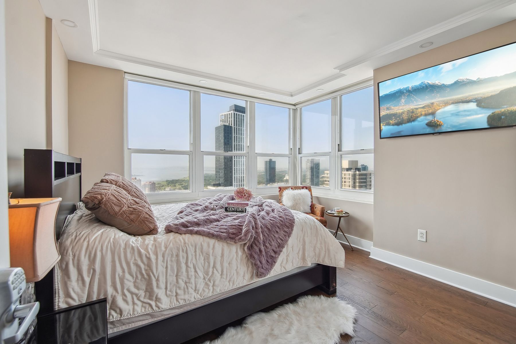 88 Morgan St Unit# 4208