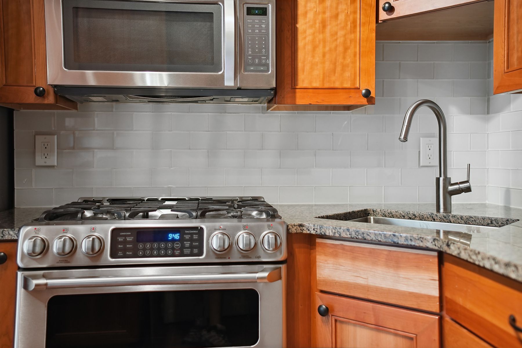 297 Montgomery St Unit# 4E