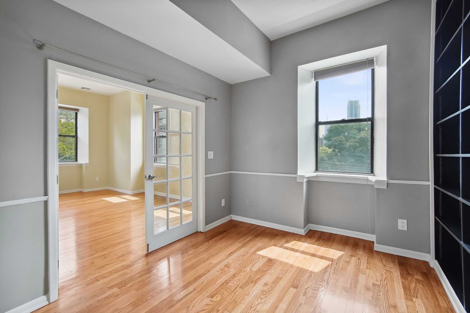297 Montgomery St Unit# 4E