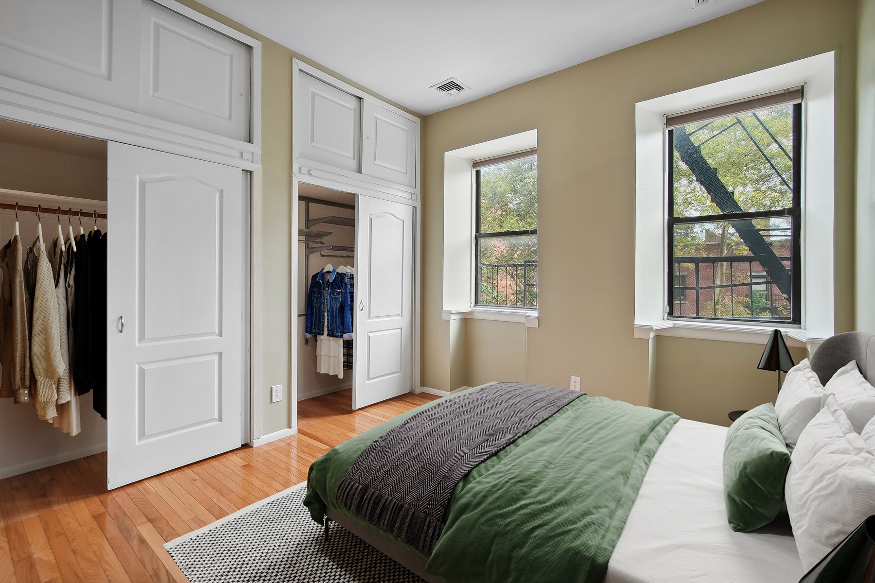 297 Montgomery St Unit# 4E