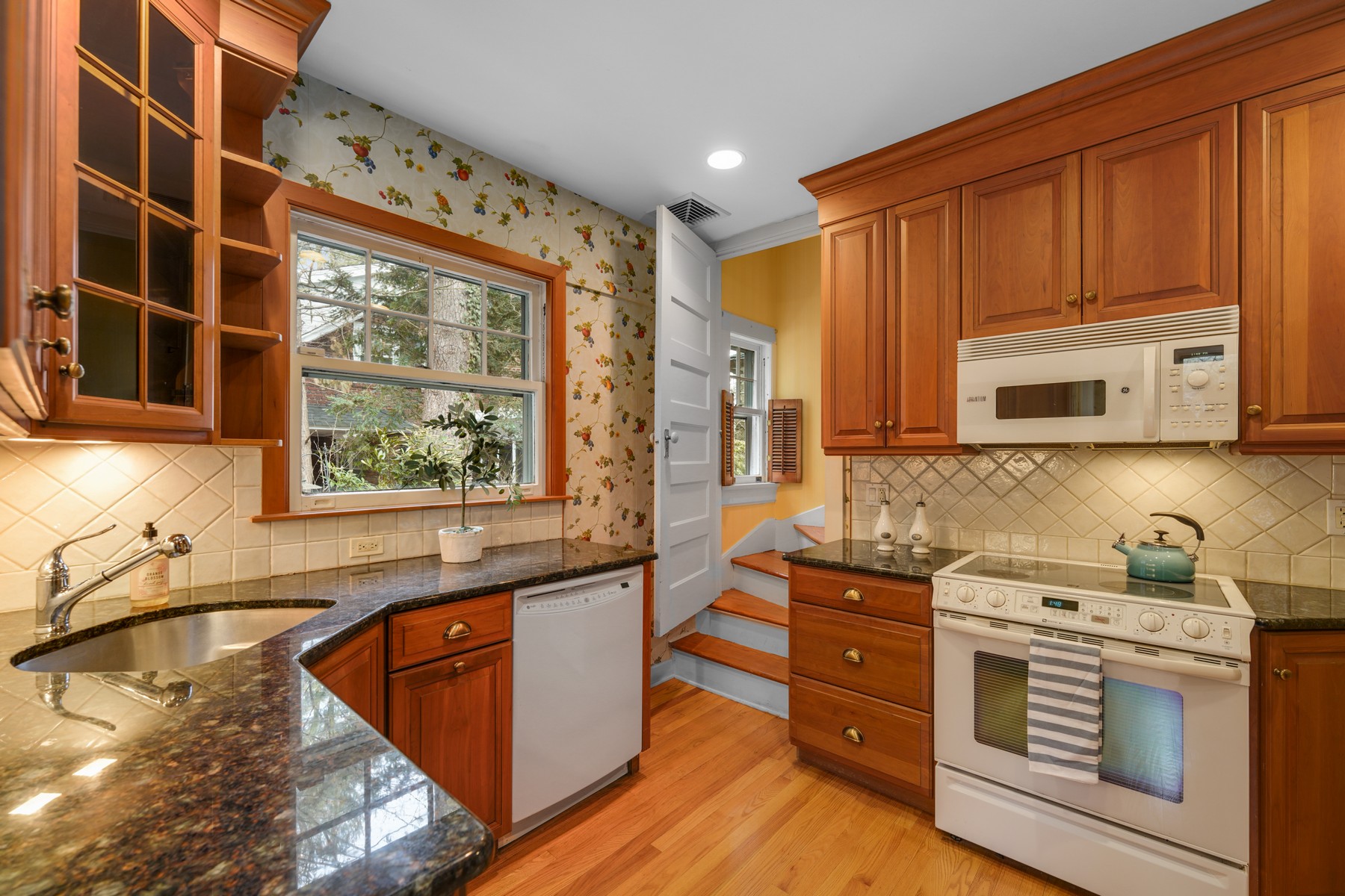 138 N. Mountain Avenue