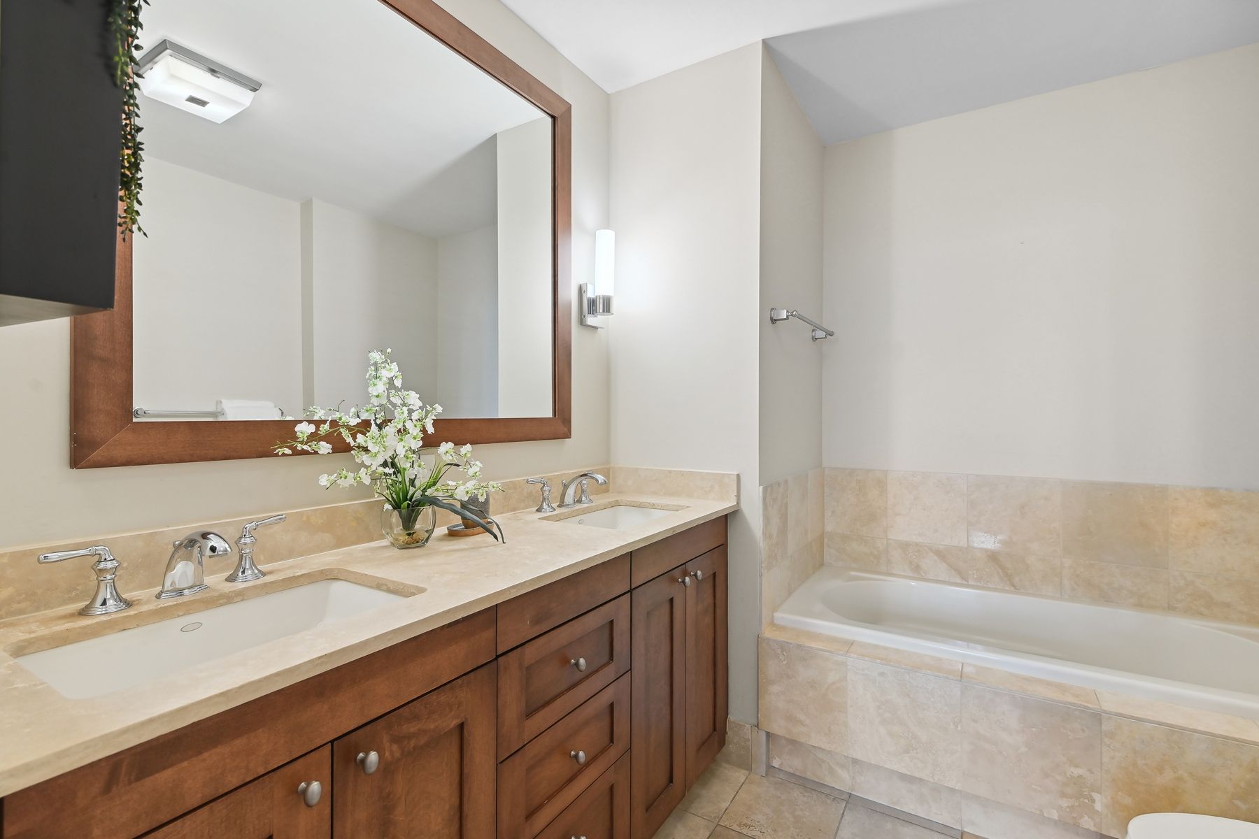 105 Greene St Unit# 1202