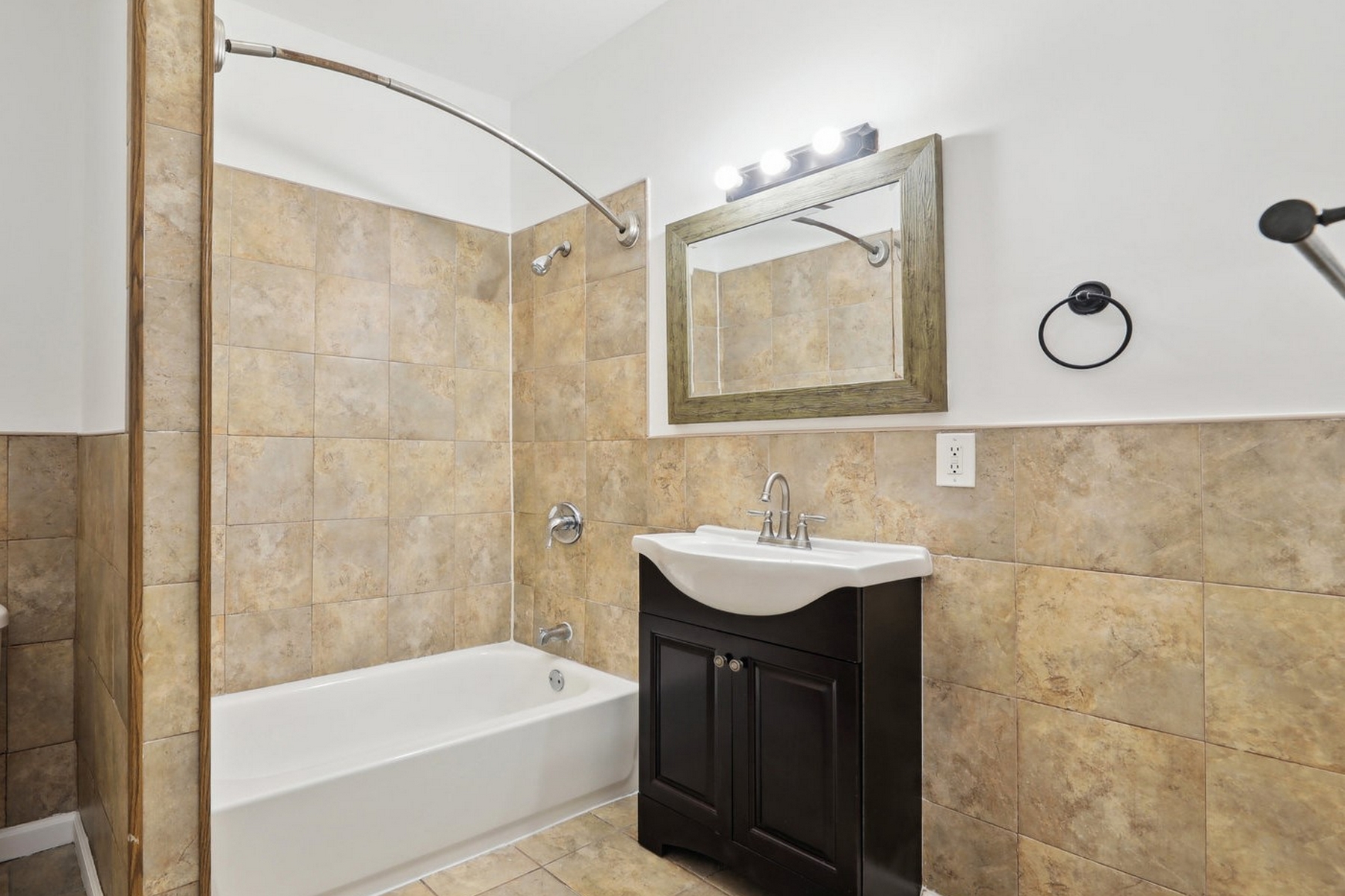 130 Carteret Ave 